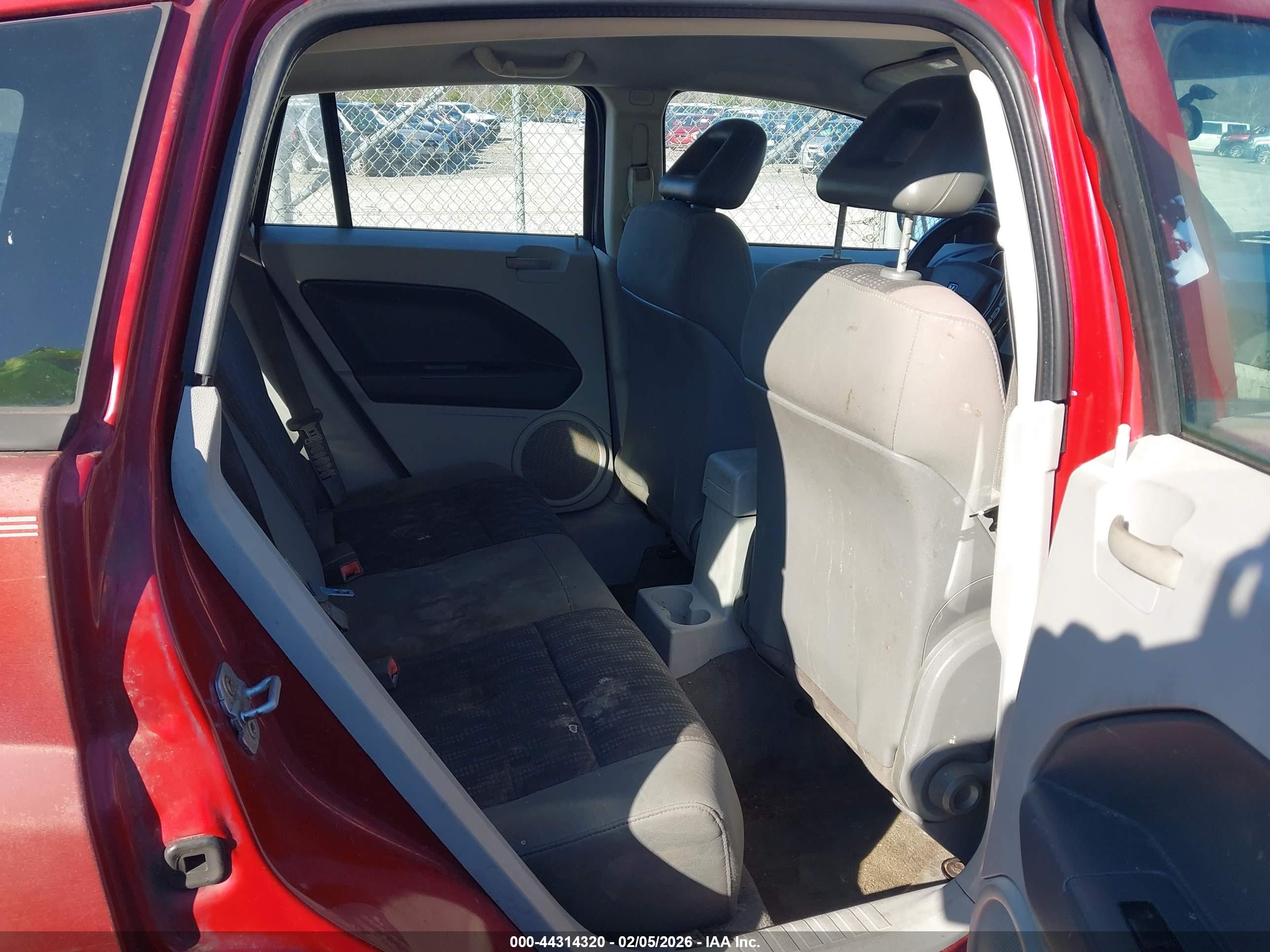 DODGE CALIBER image 8