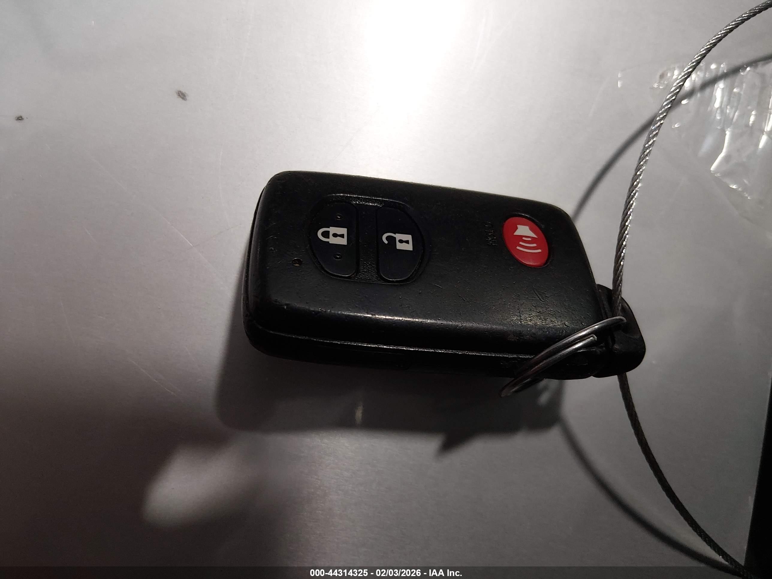 TOYOTA PRIUS image 11