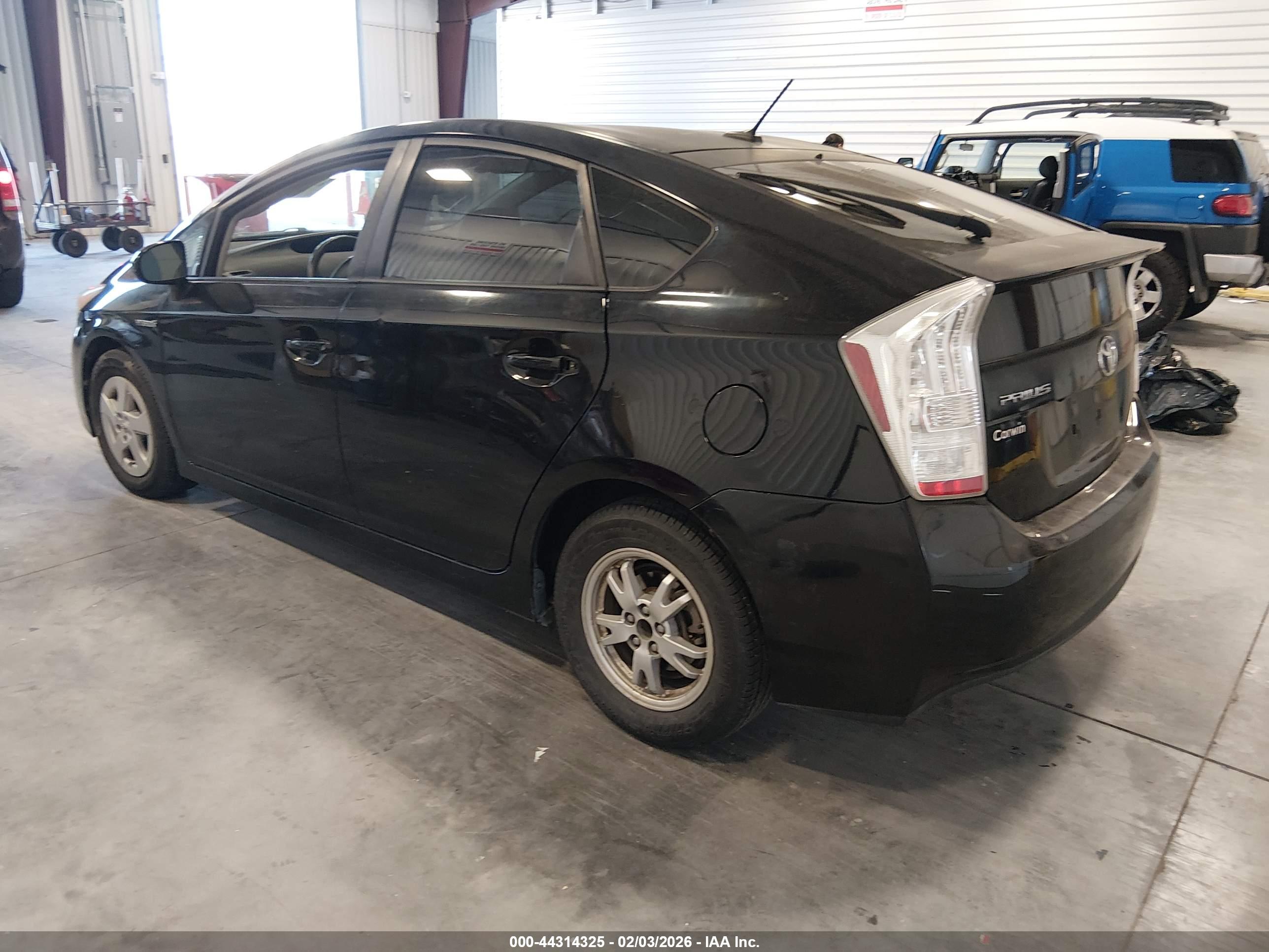 TOYOTA PRIUS image 3