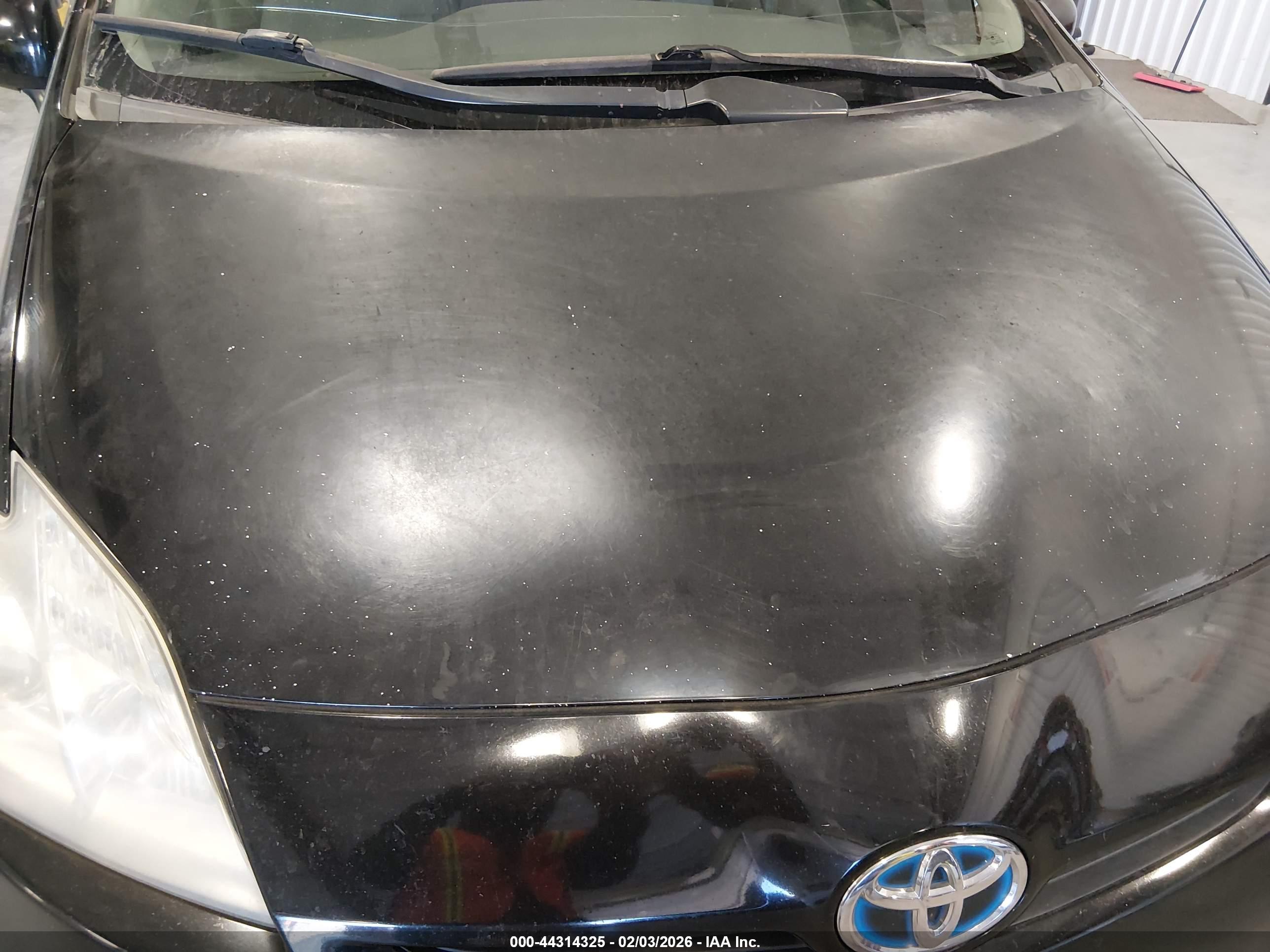 TOYOTA PRIUS image 6