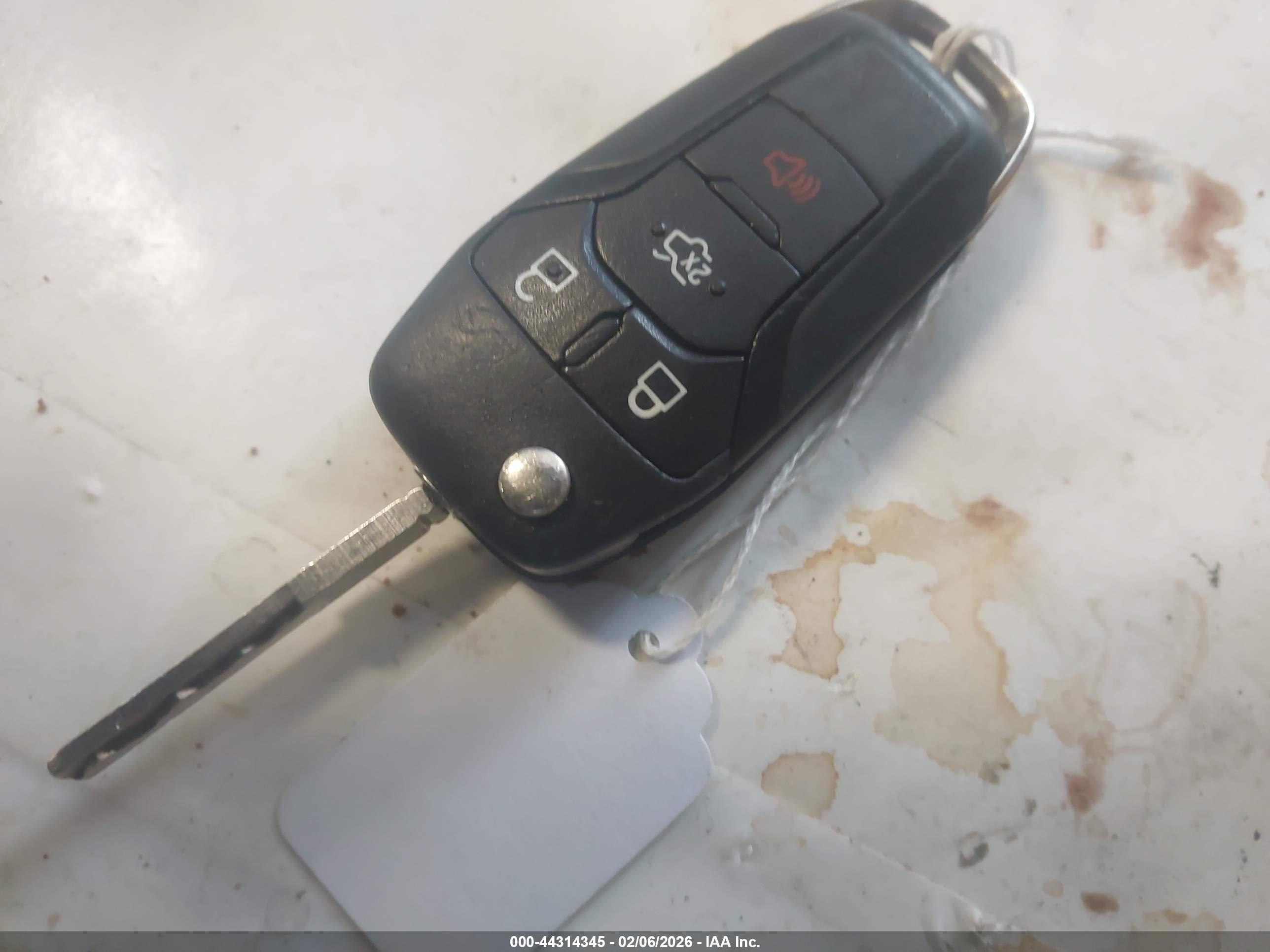 FORD FUSION image 11