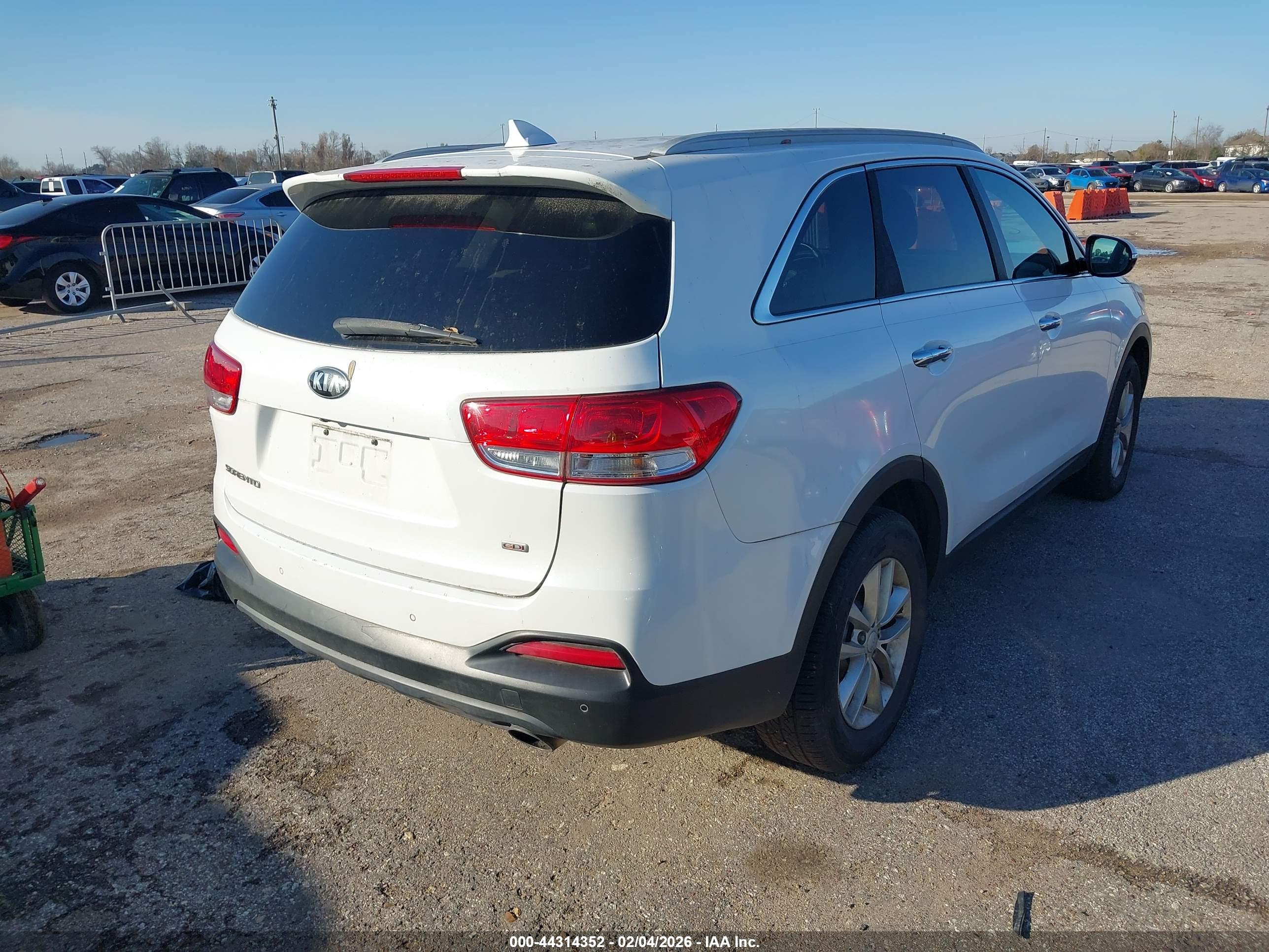 KIA SORENTO image 4