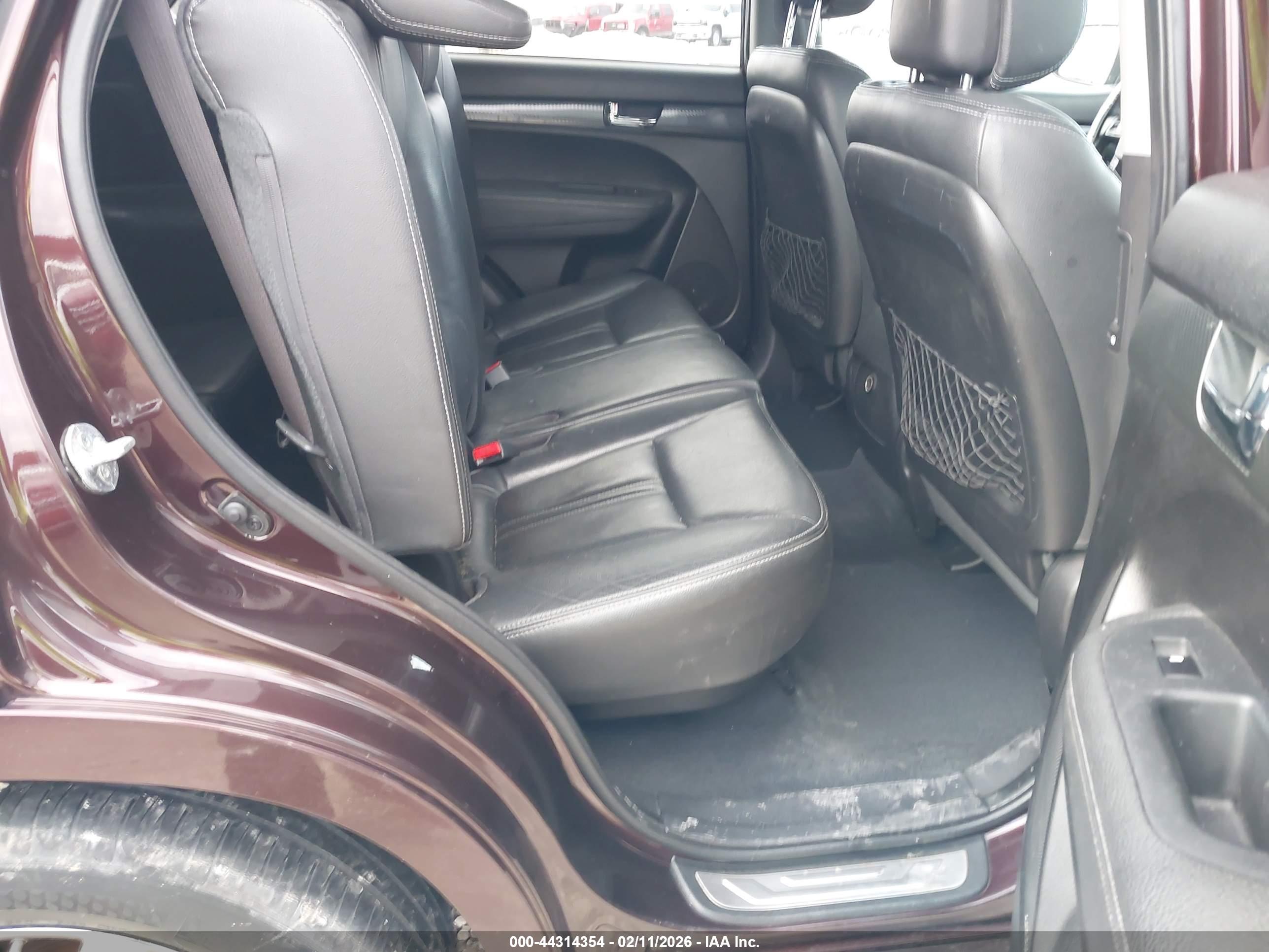 KIA SORENTO image 8