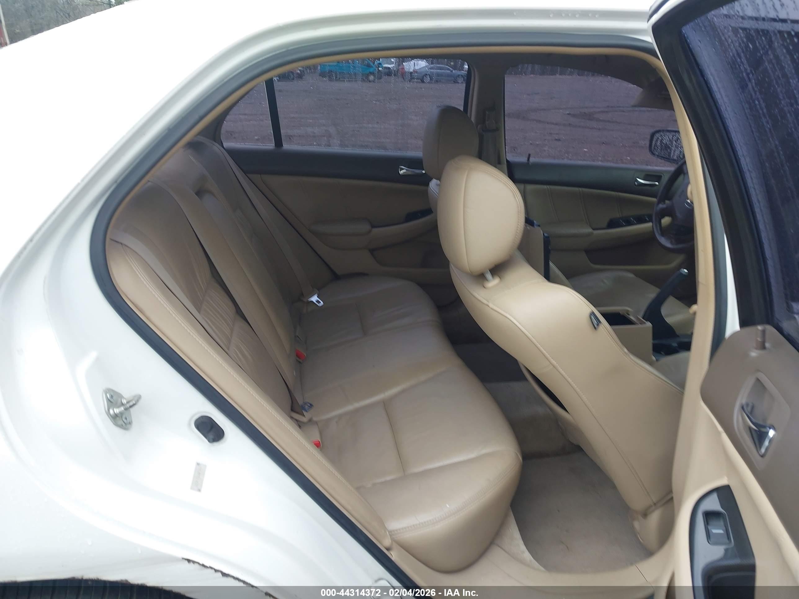 HONDA ACCORD image 8