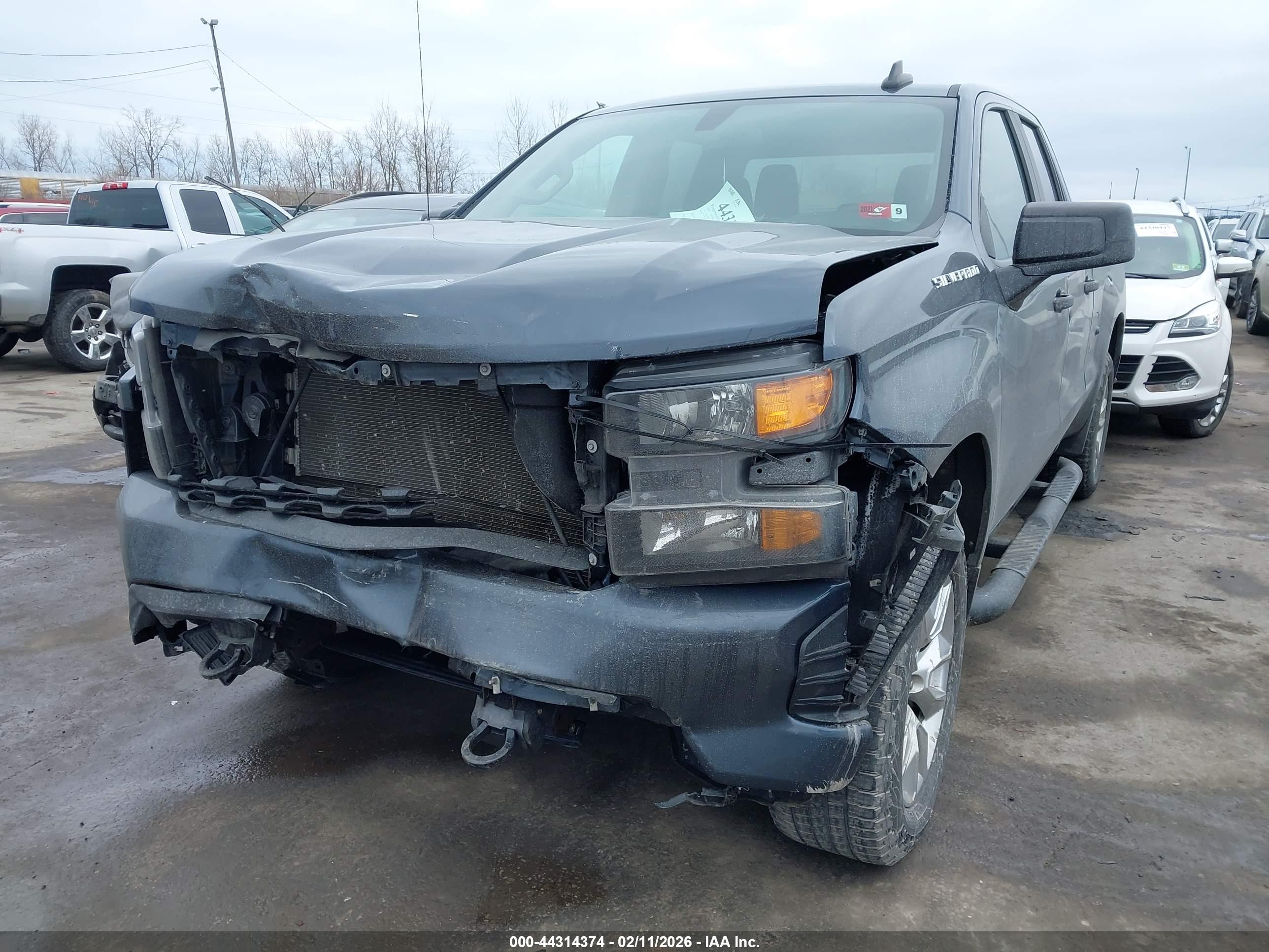 CHEVROLET SILVERADO image 2