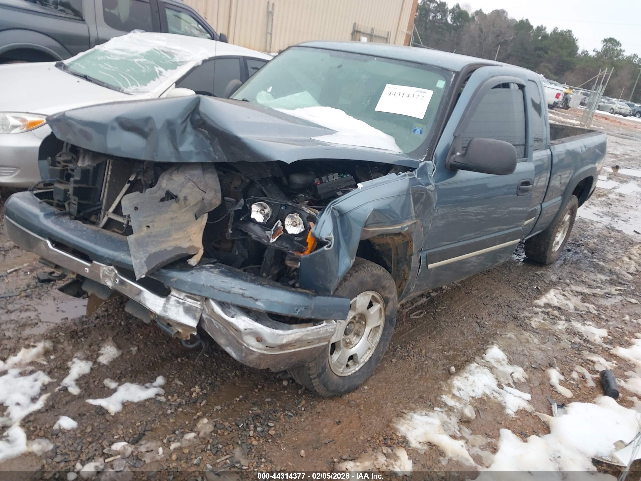 CHEVROLET SILVERADO image 2