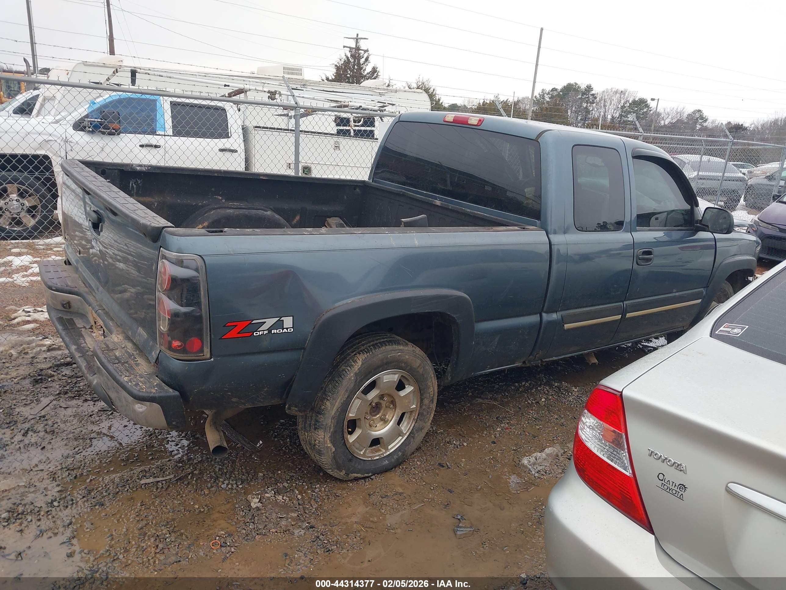 CHEVROLET SILVERADO image 4