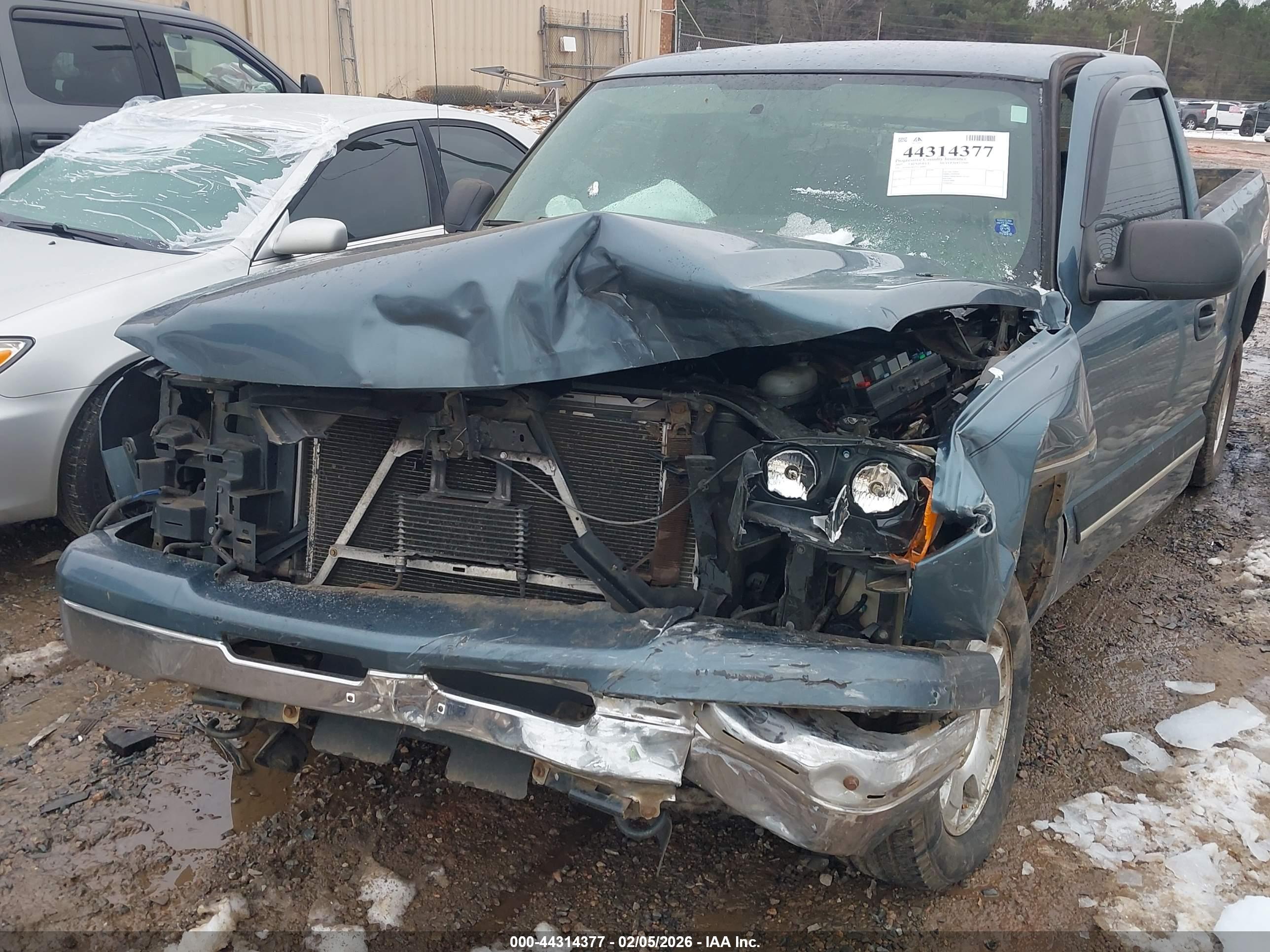 CHEVROLET SILVERADO image 6