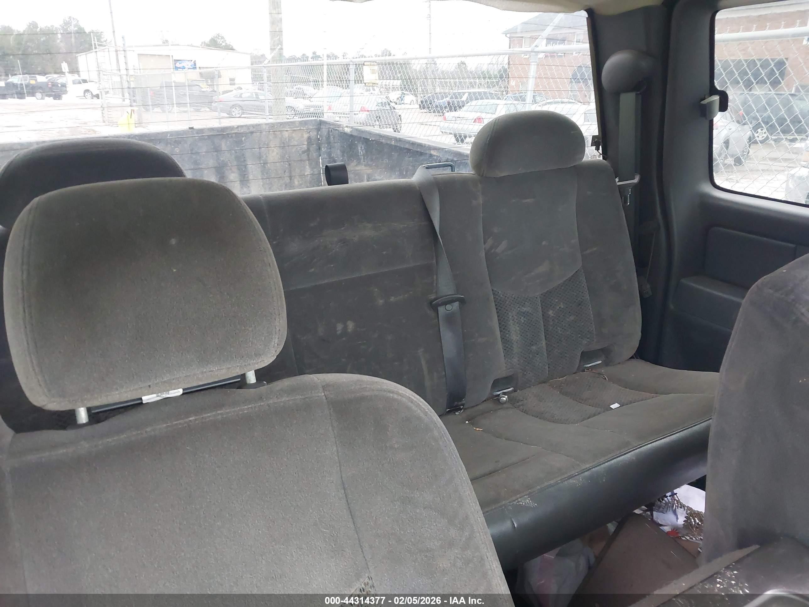 CHEVROLET SILVERADO image 8