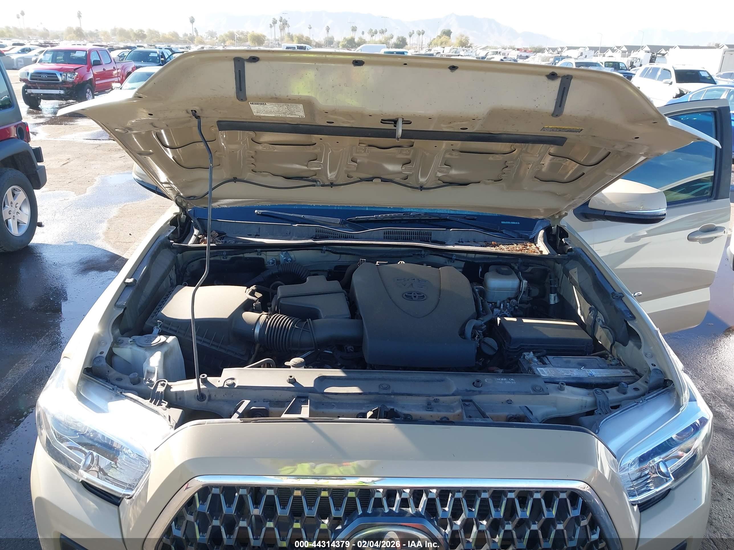 TOYOTA TACOMA image 10