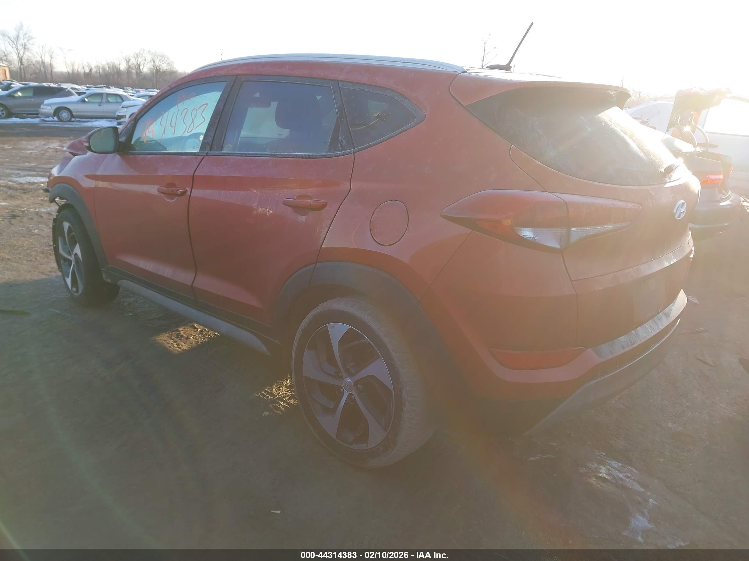 HYUNDAI TUCSON image 3