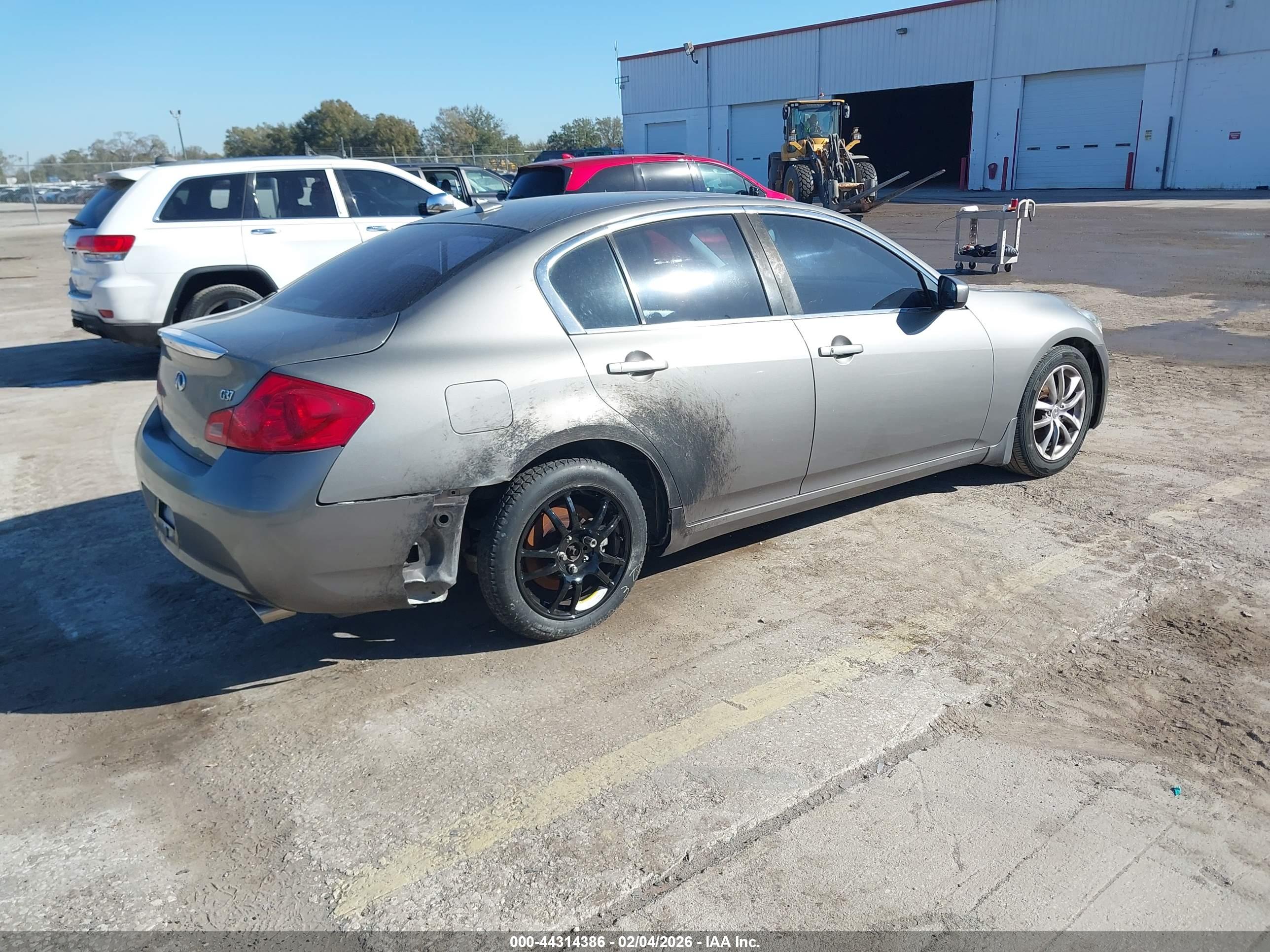 INFINITI G37 image 4