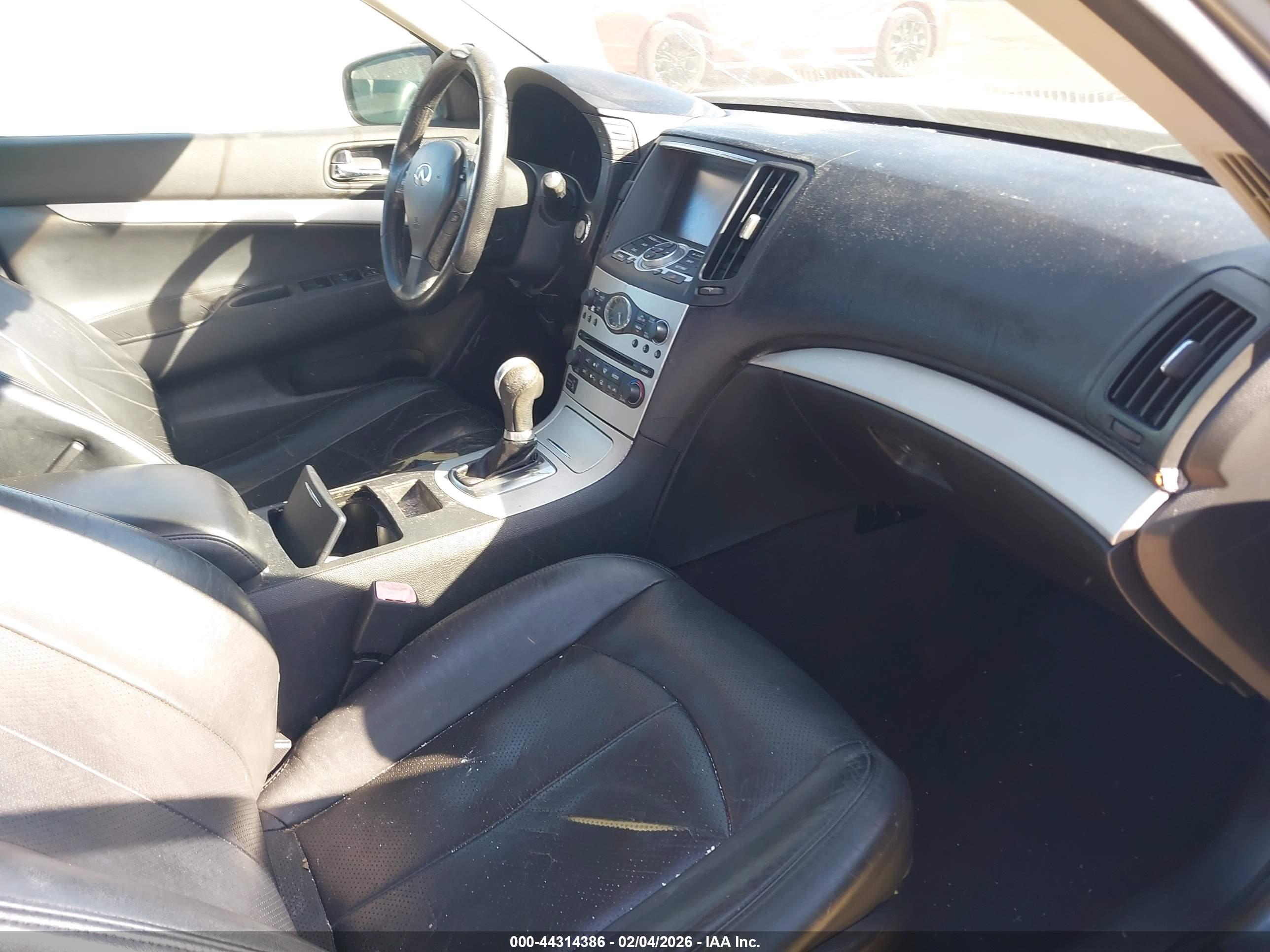 INFINITI G37 image 5