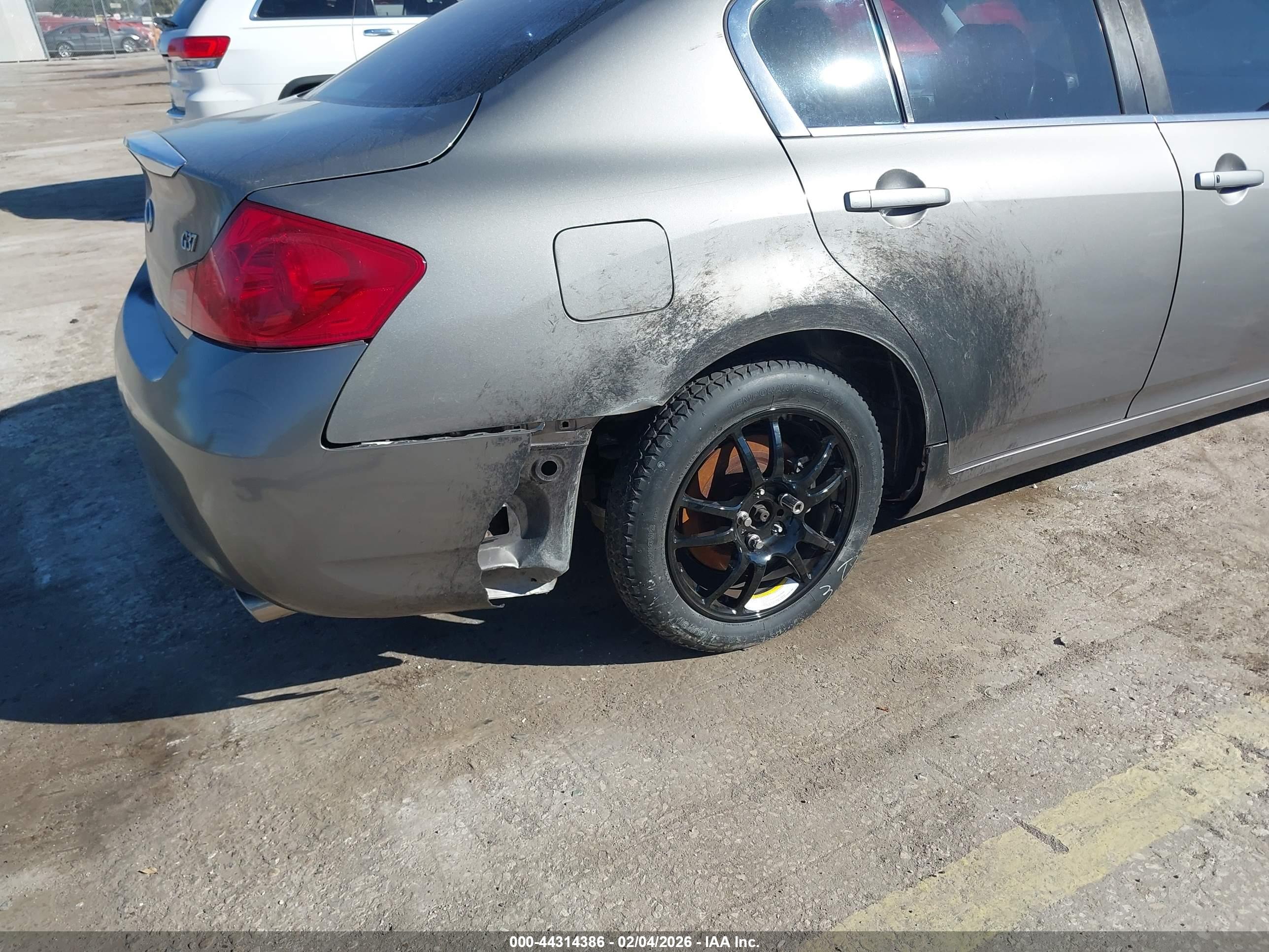 INFINITI G37 image 6