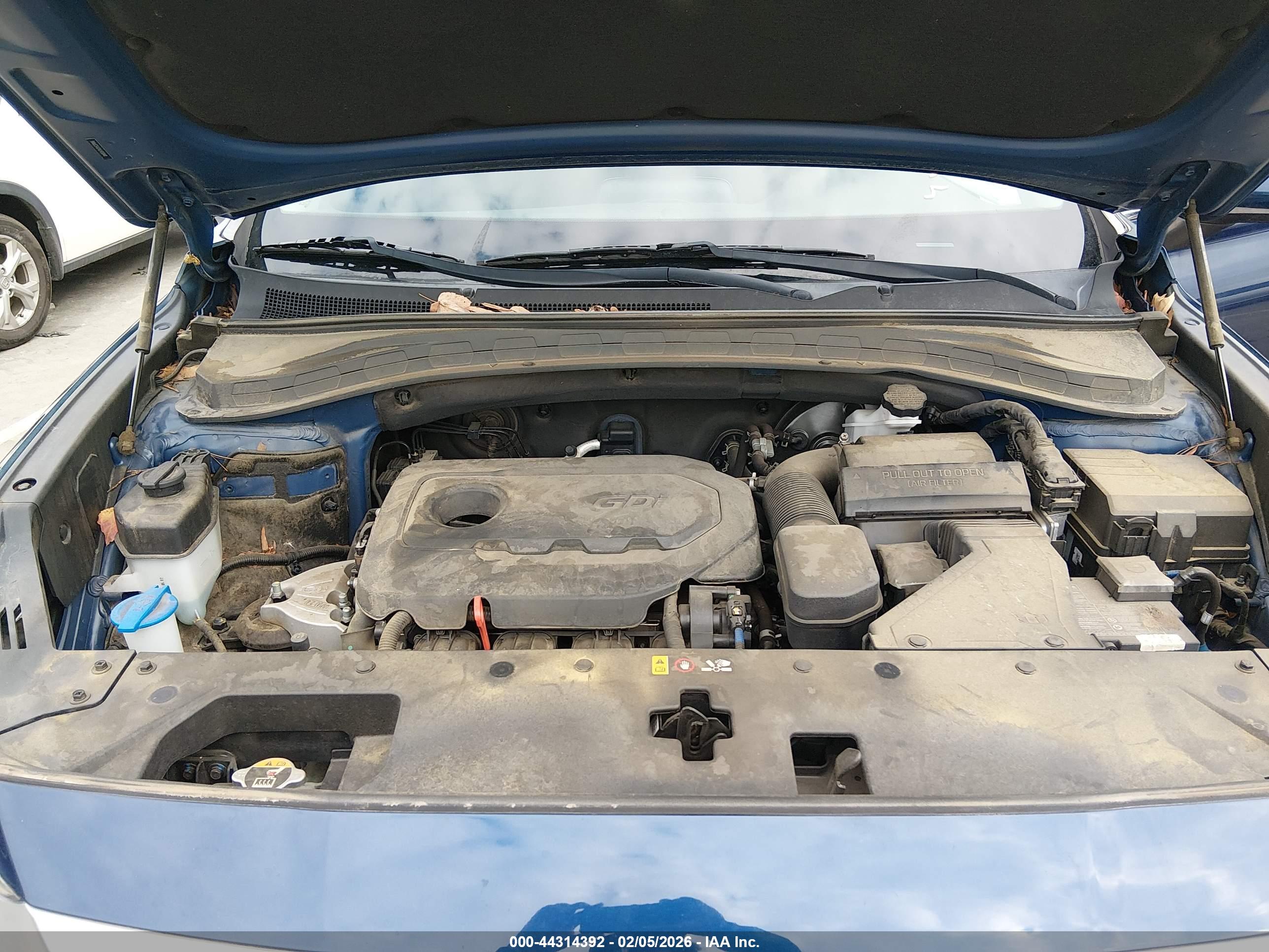 HYUNDAI SANTA image 10