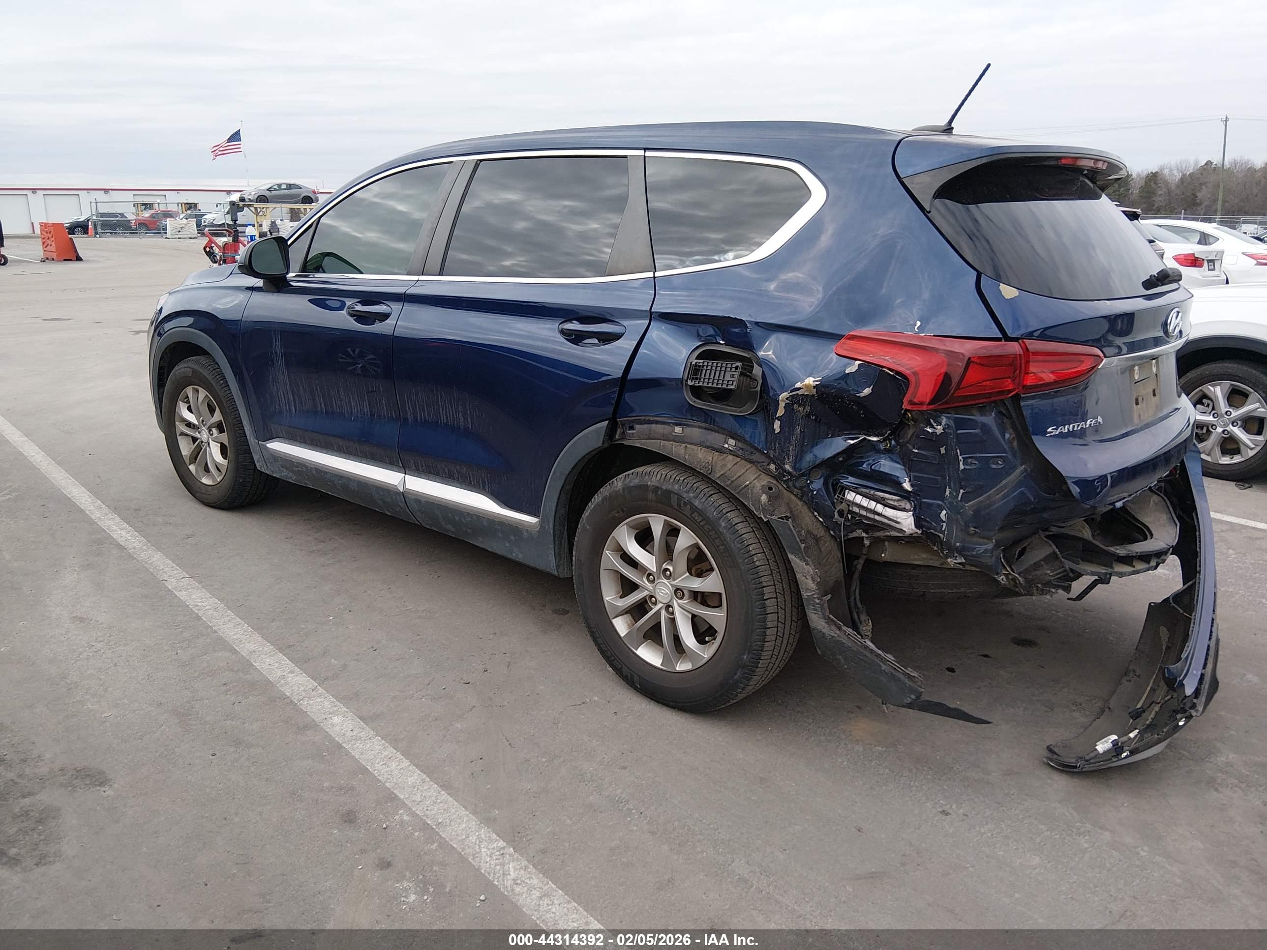 HYUNDAI SANTA image 3