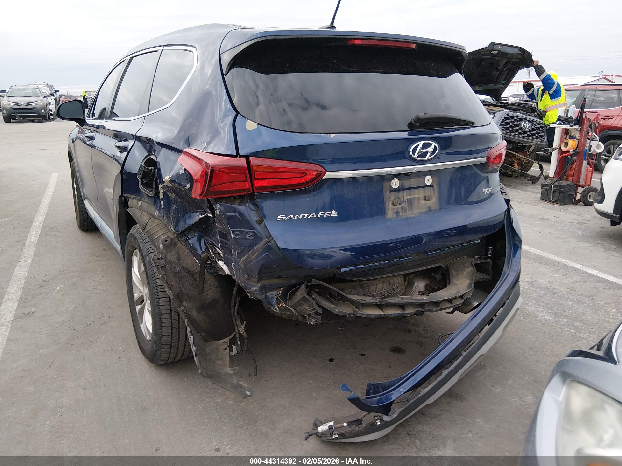 HYUNDAI SANTA image 6