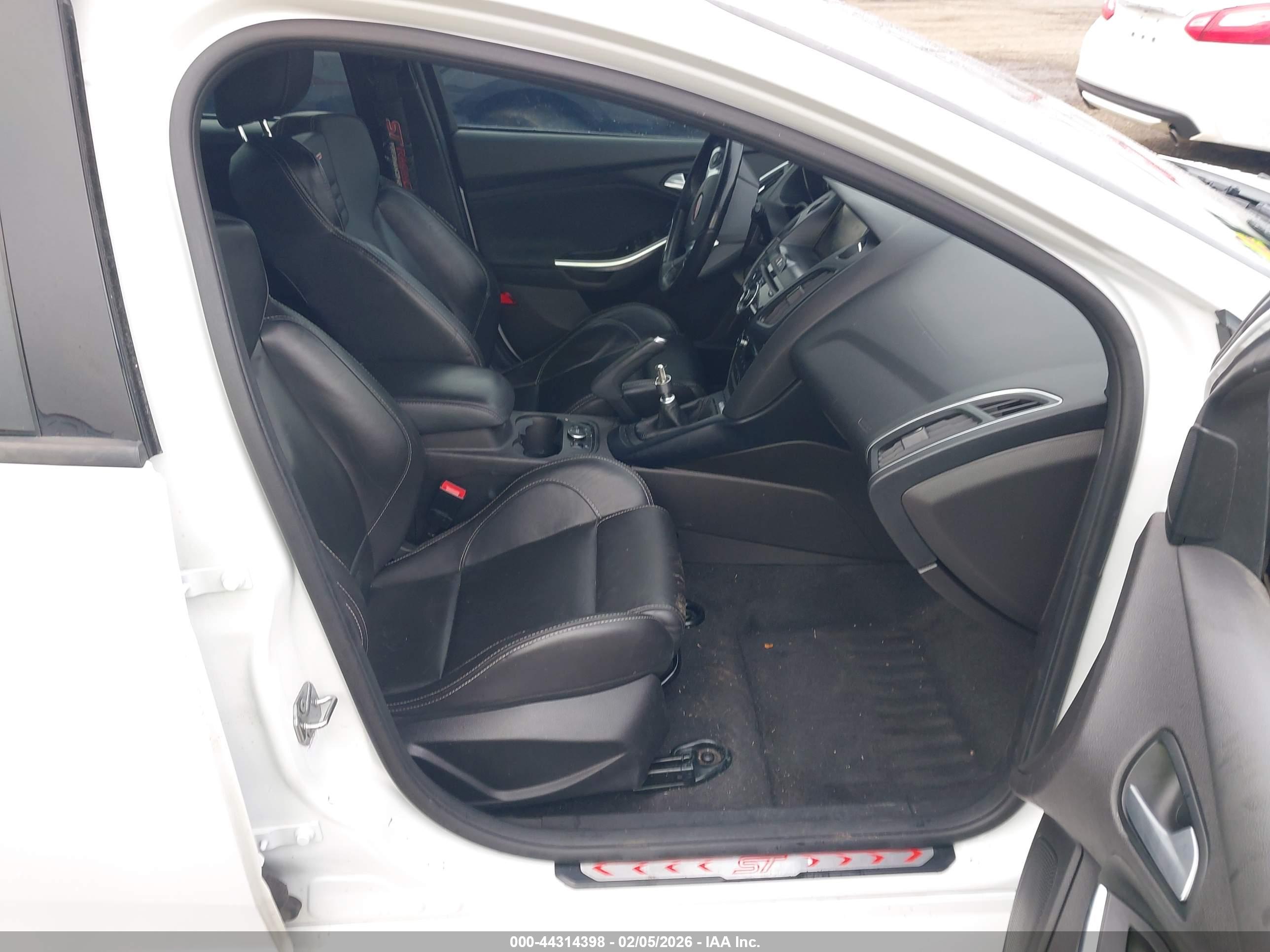 FORD FOCUS image 5