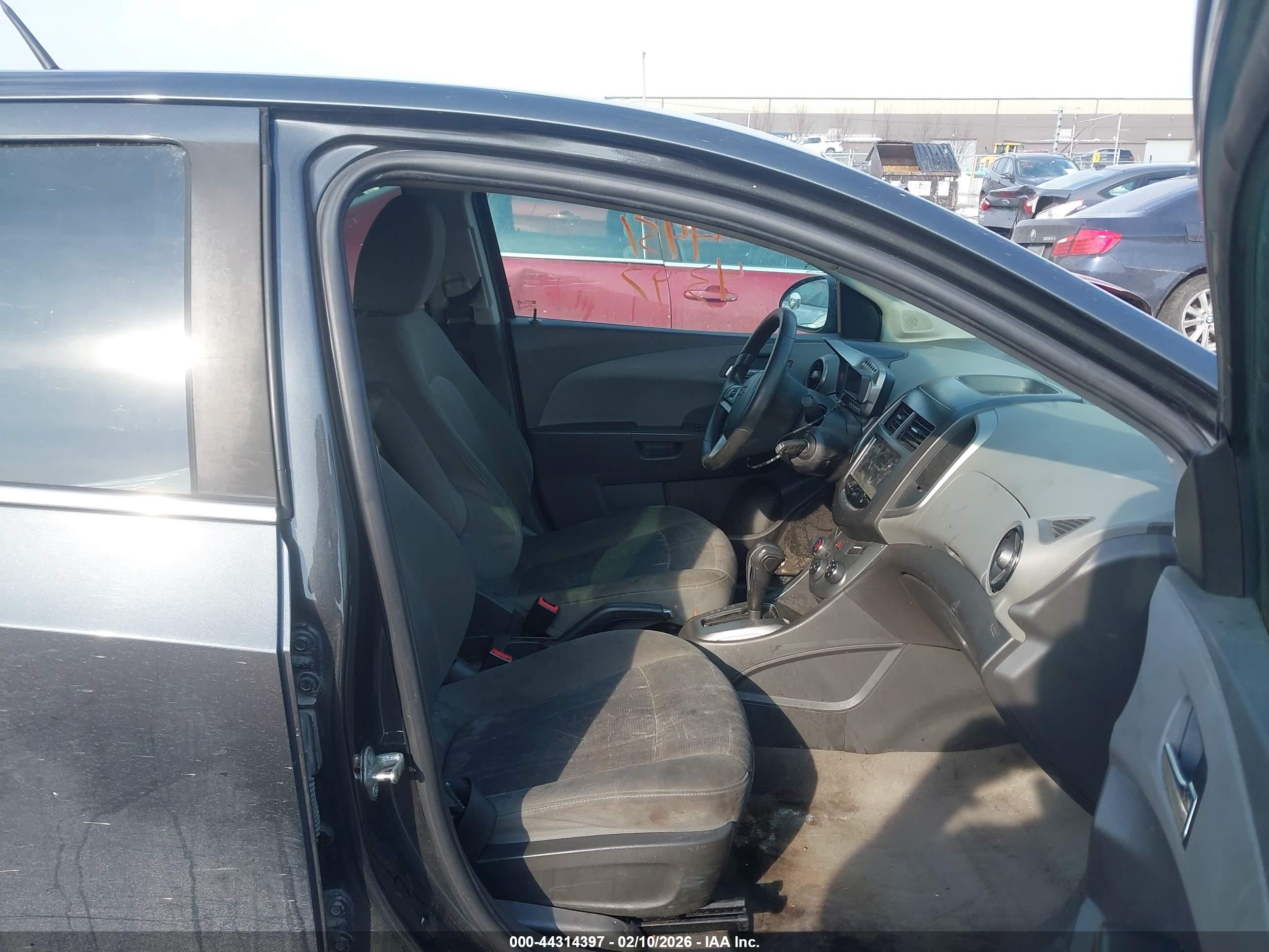 CHEVROLET SONIC image 5