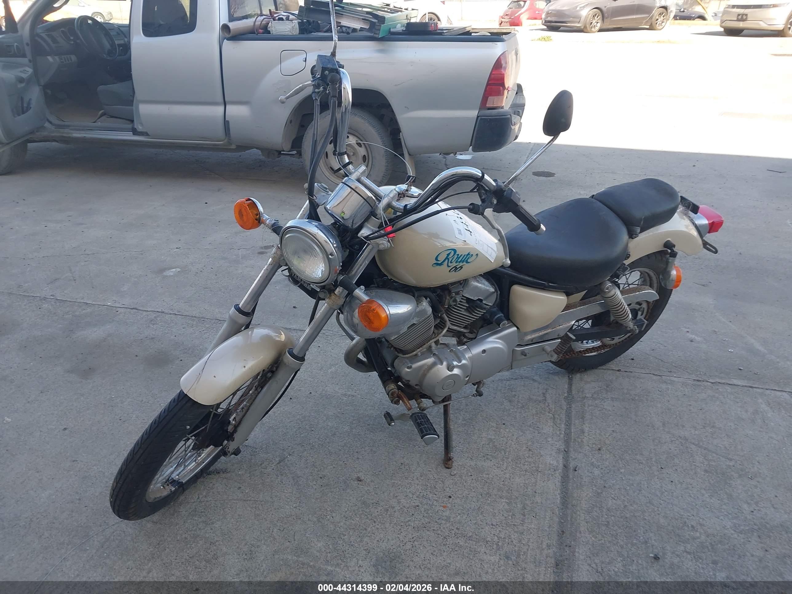 YAMAHA XV250 image 2