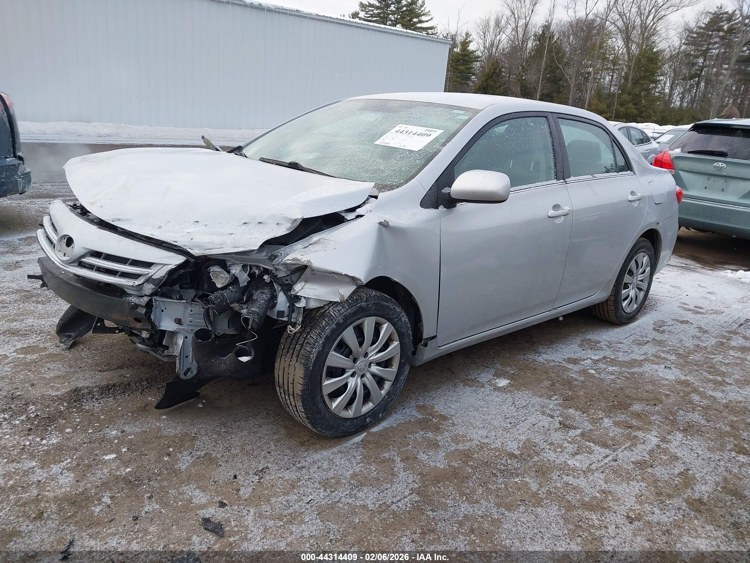TOYOTA COROLLA image 2