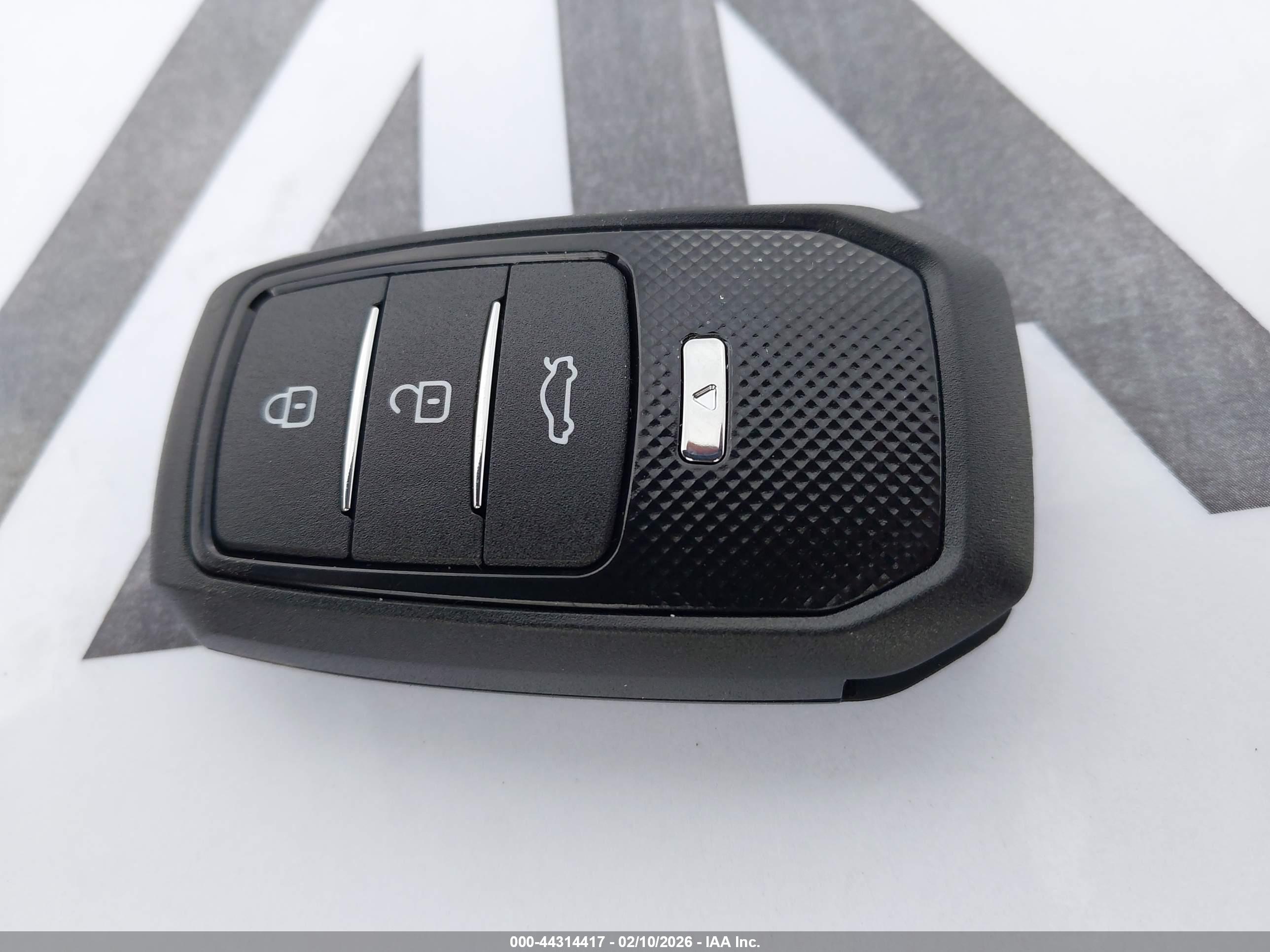 HYUNDAI ELANTRA image 11