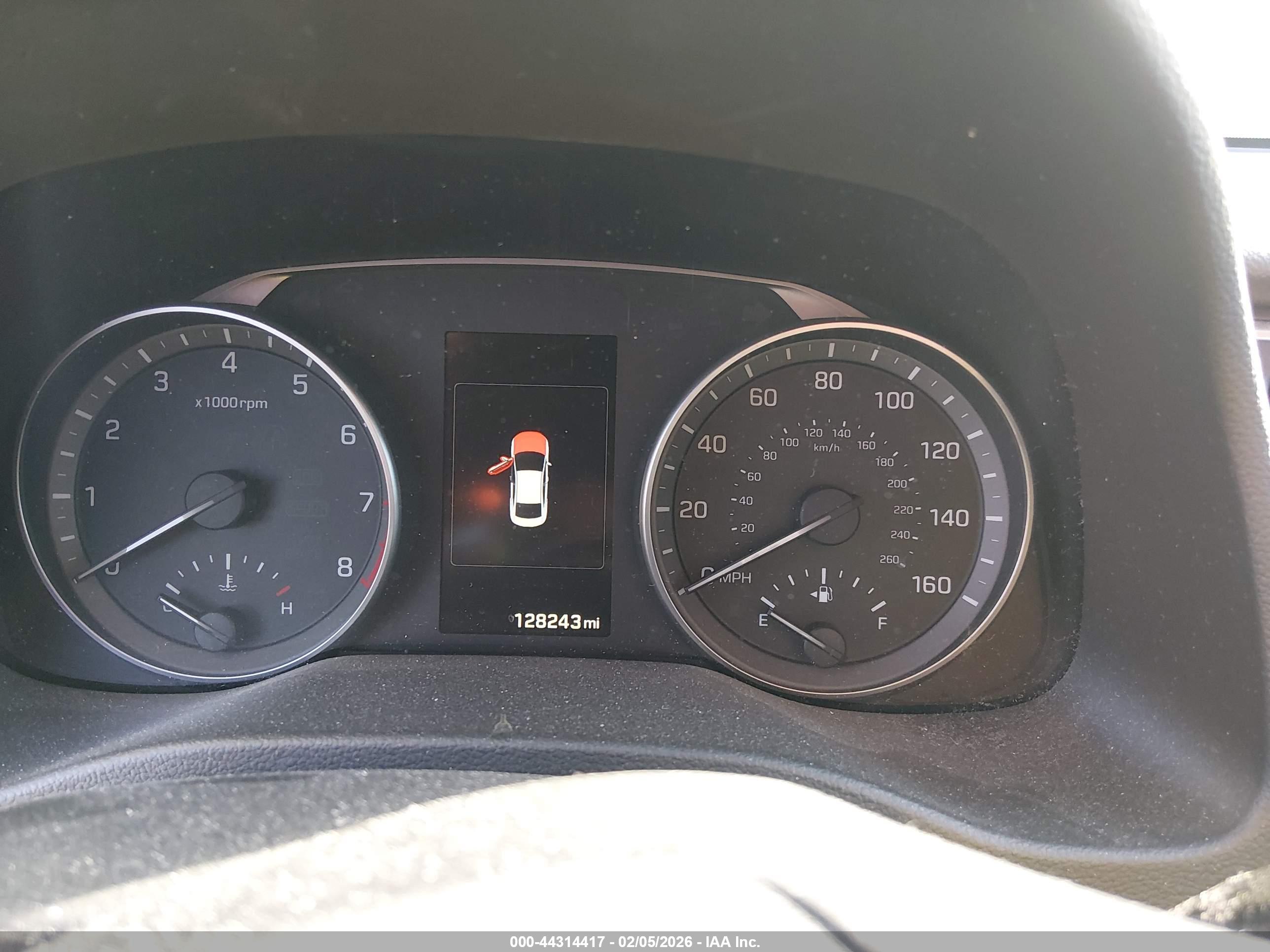 HYUNDAI ELANTRA image 7