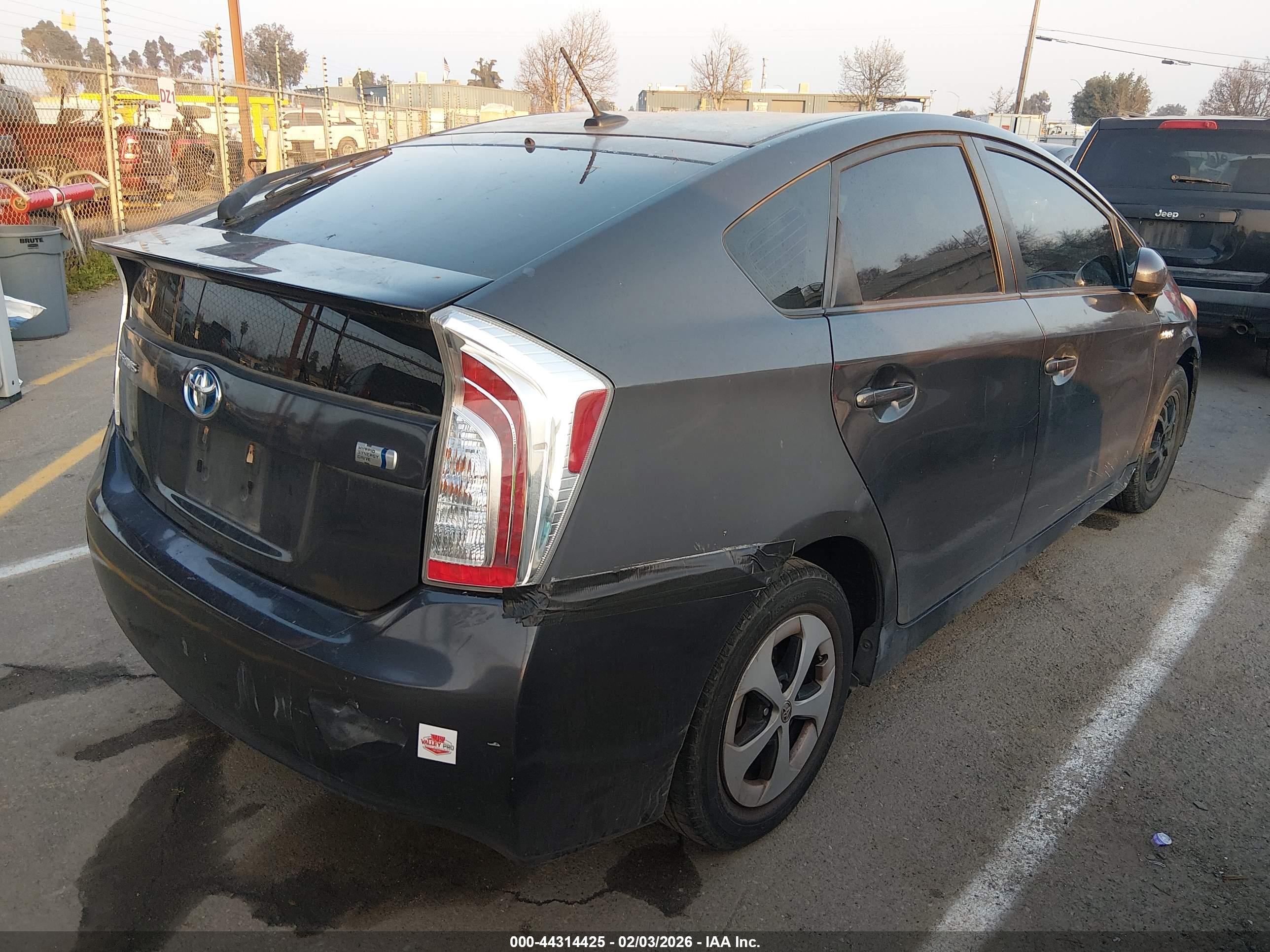 TOYOTA PRIUS image 4