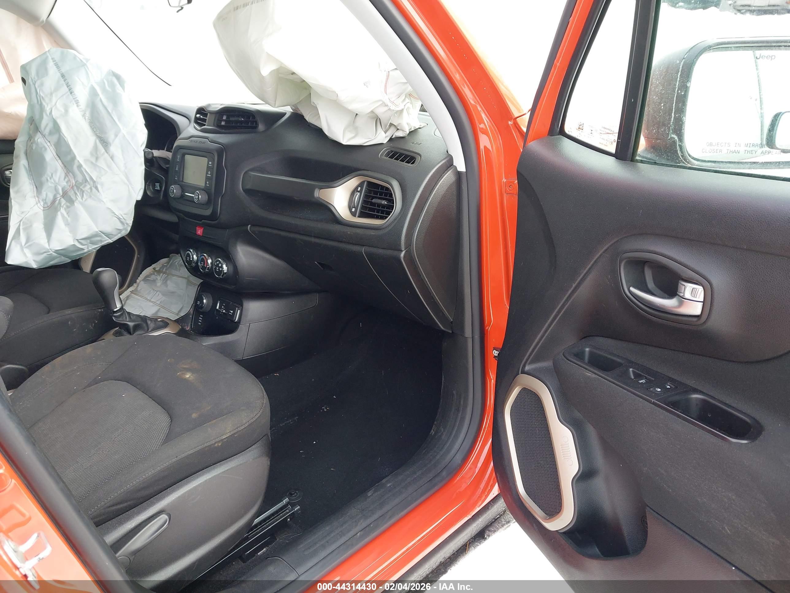 JEEP RENEGADE image 5