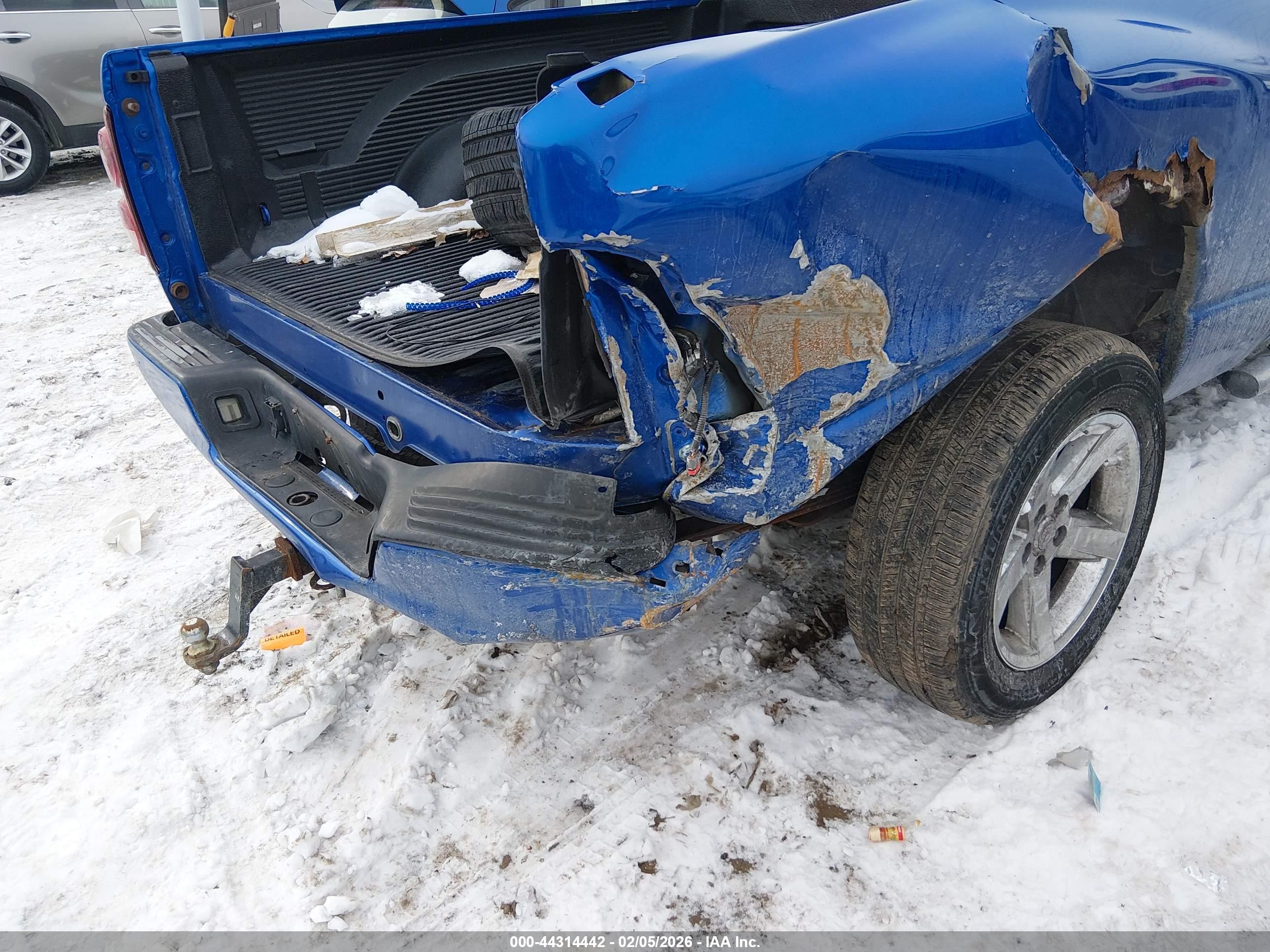 DODGE RAM image 6
