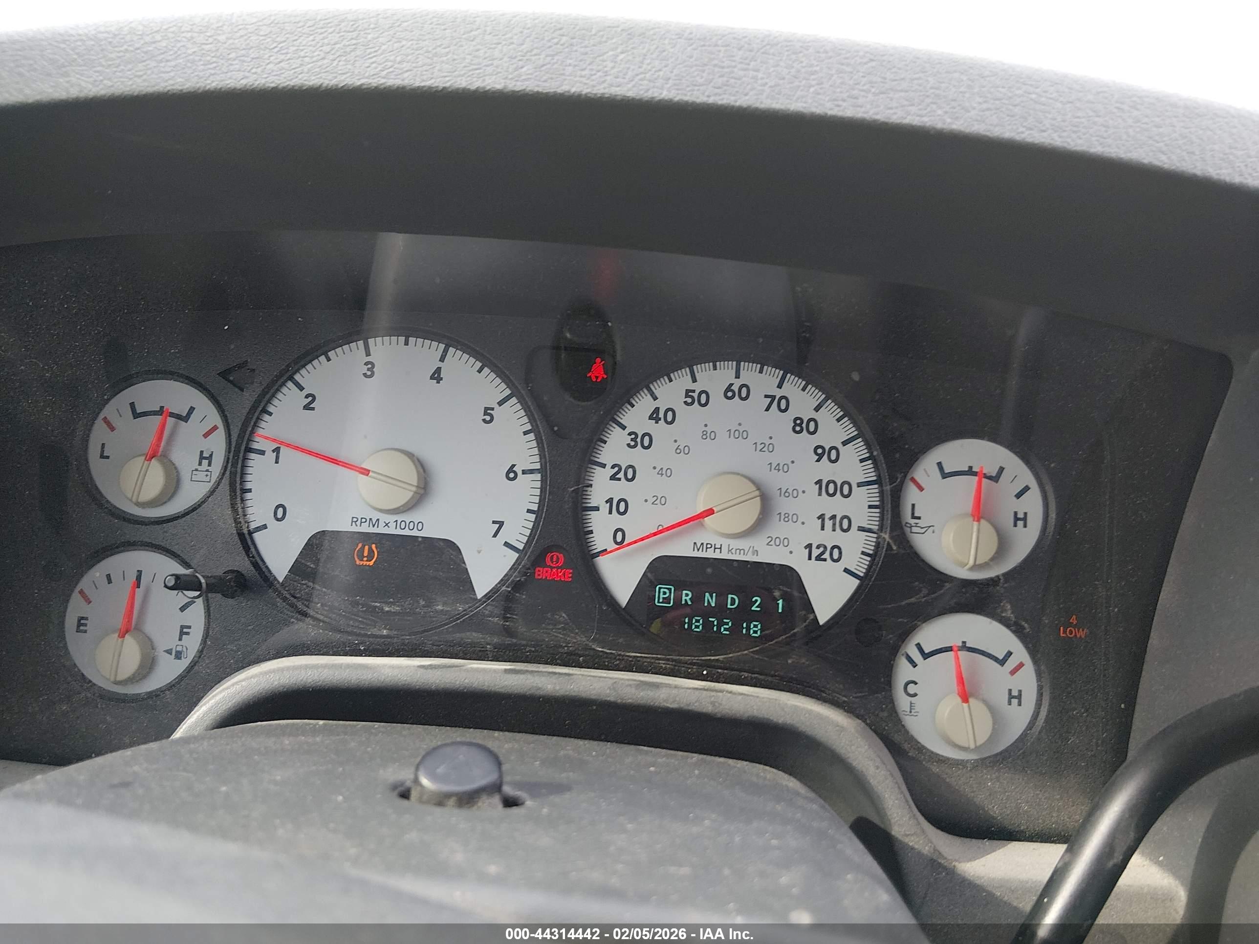 DODGE RAM image 7