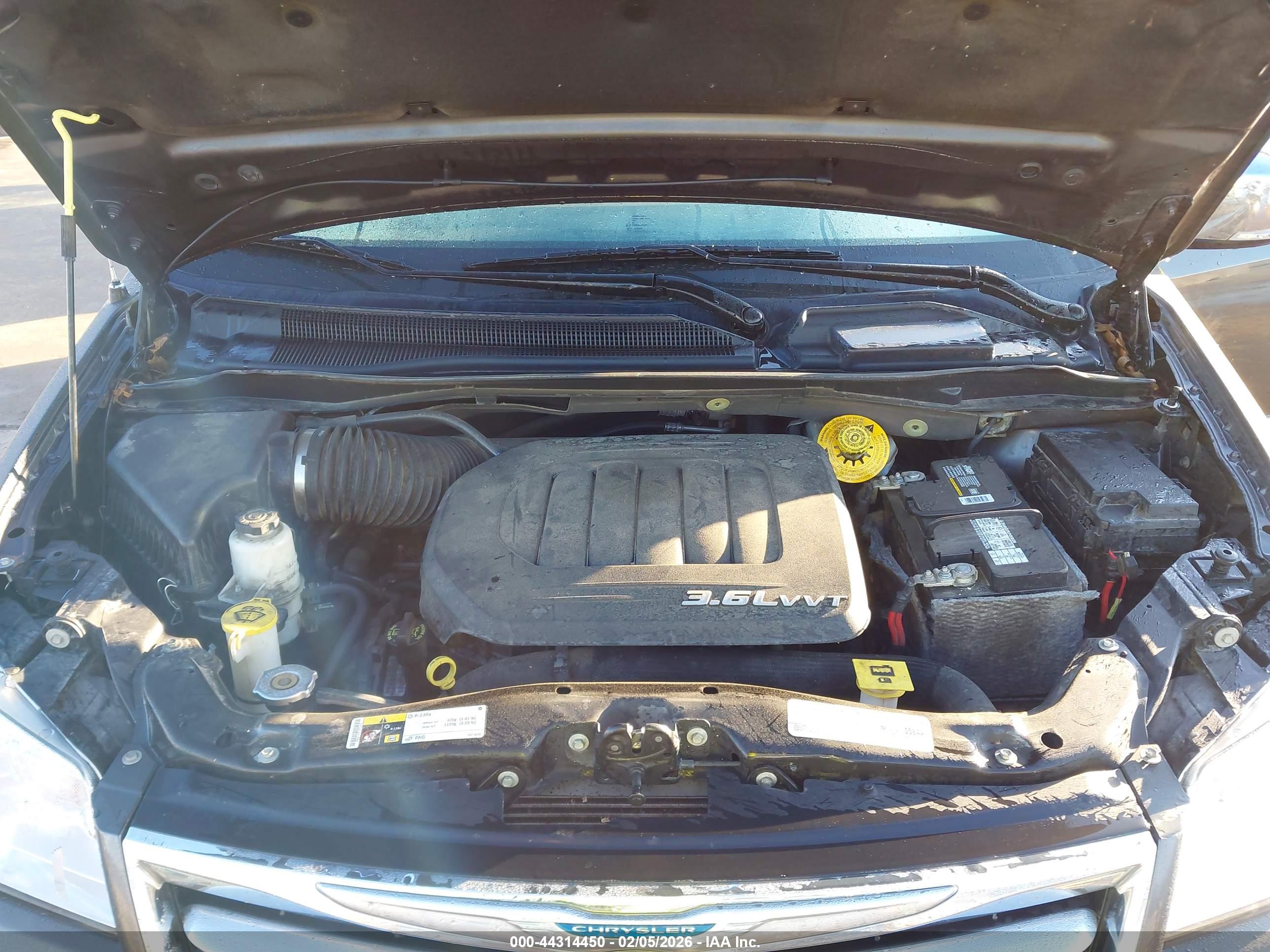 CHRYSLER TOWN image 10