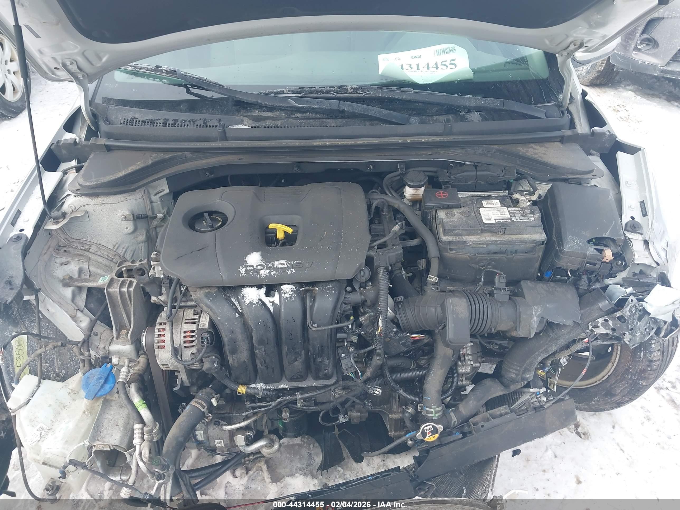 HYUNDAI ELANTRA image 10