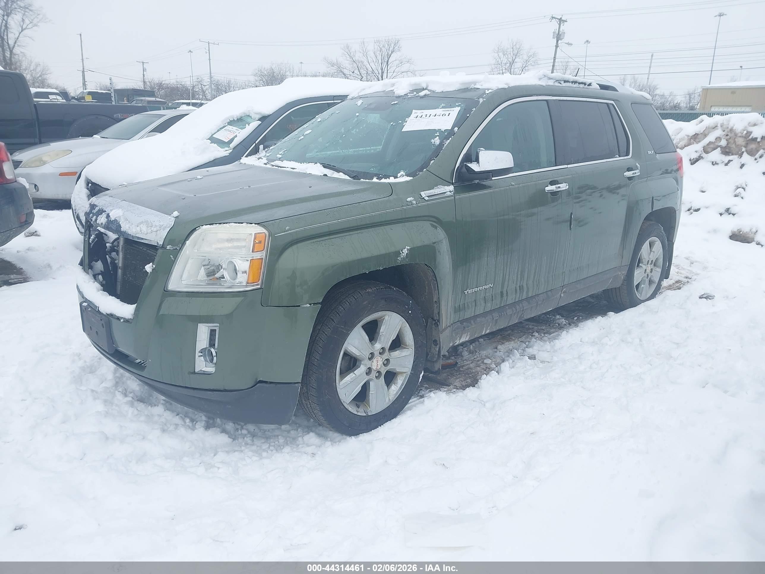 GMC TERRAIN image 2