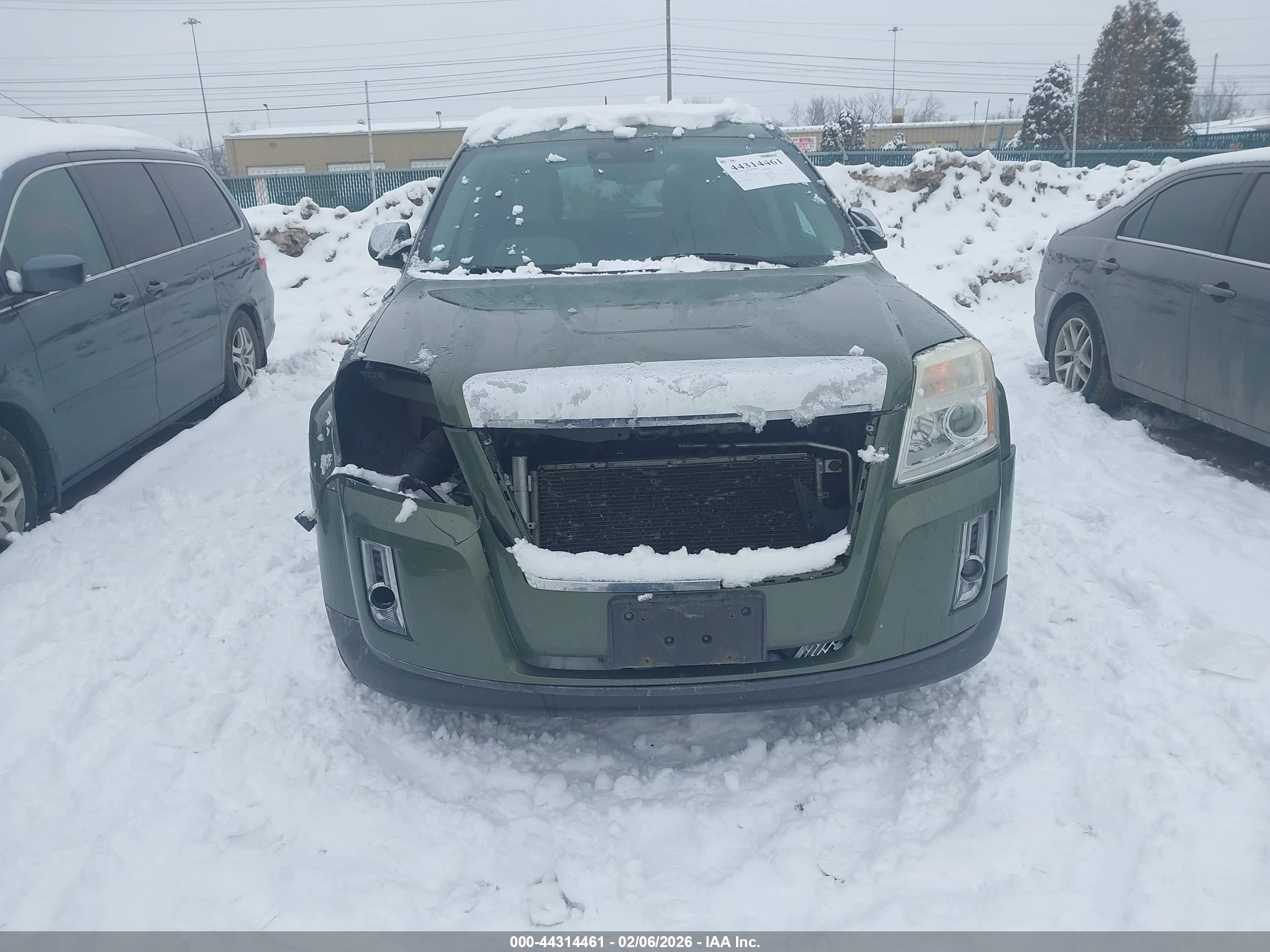 GMC TERRAIN image 6