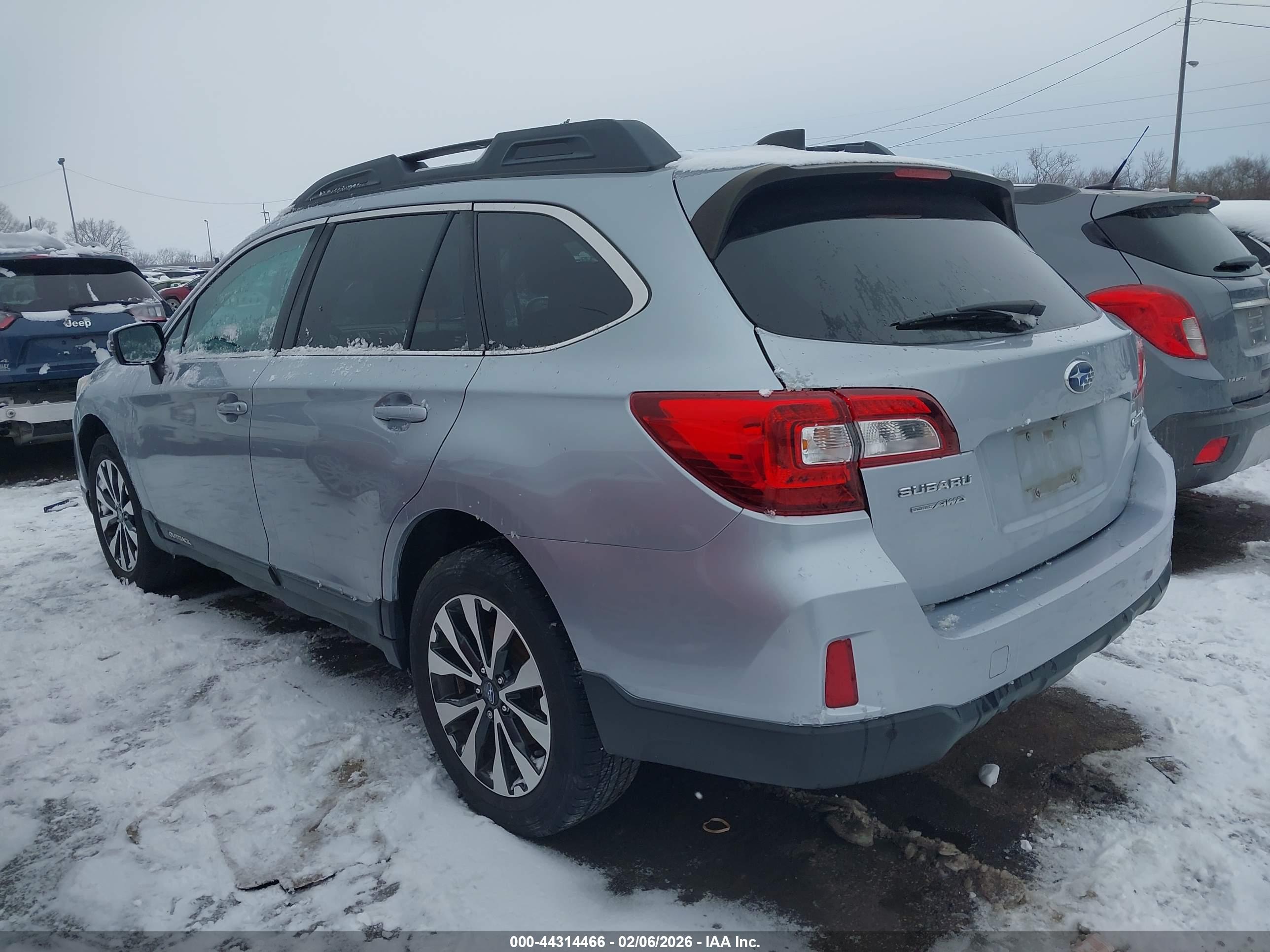 SUBARU OUTBACK image 3