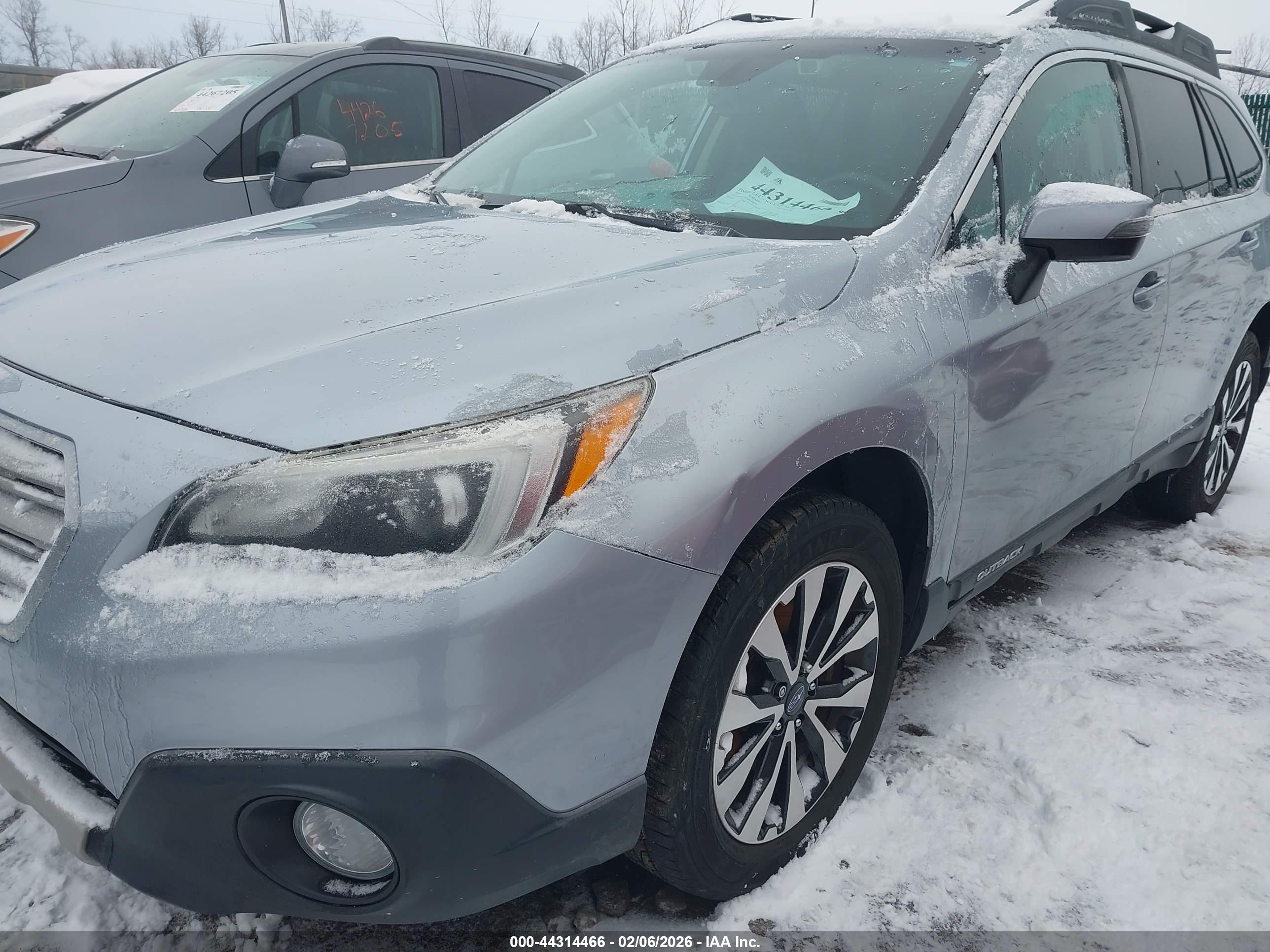 SUBARU OUTBACK image 6
