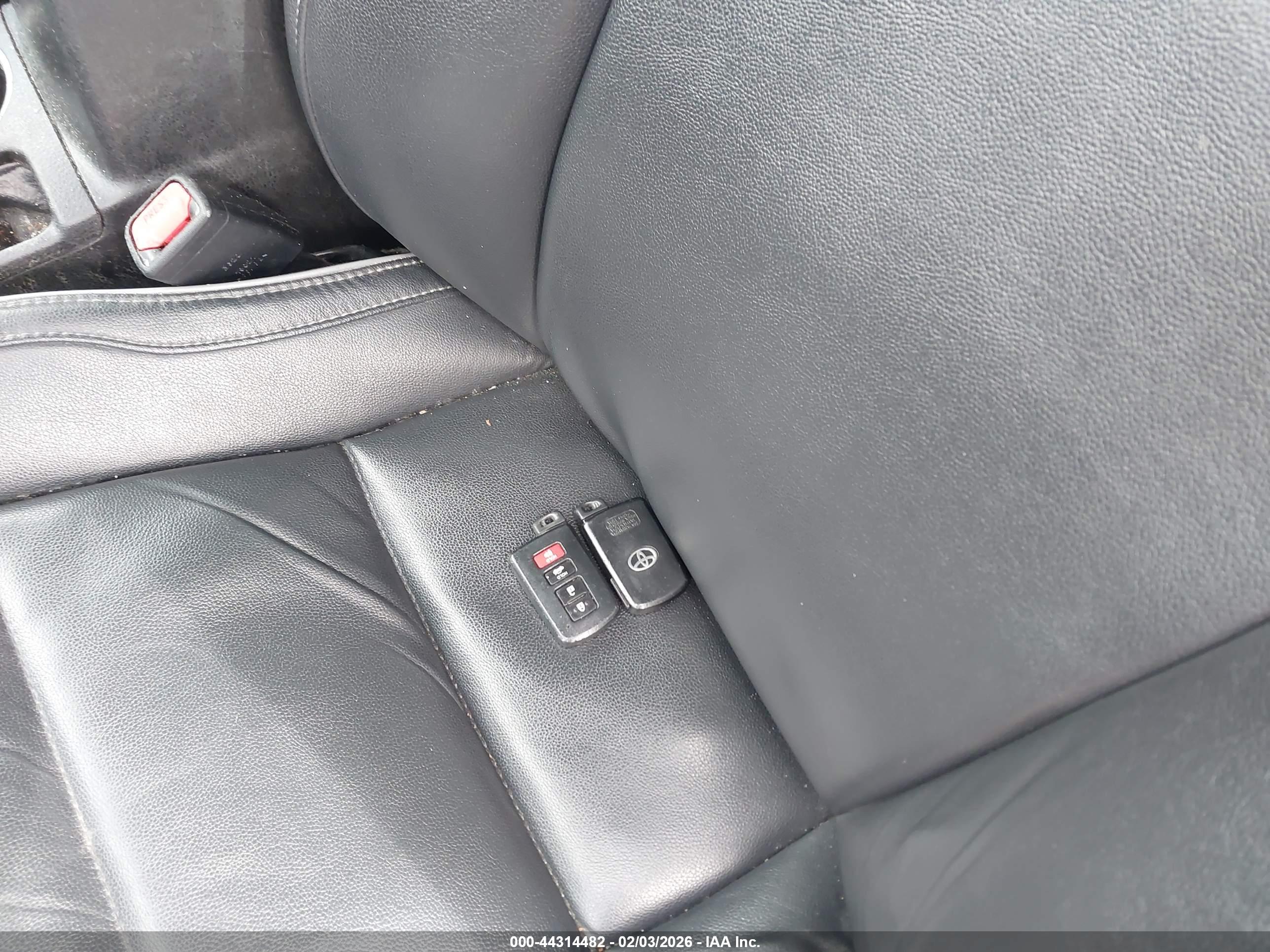 TOYOTA COROLLA image 11