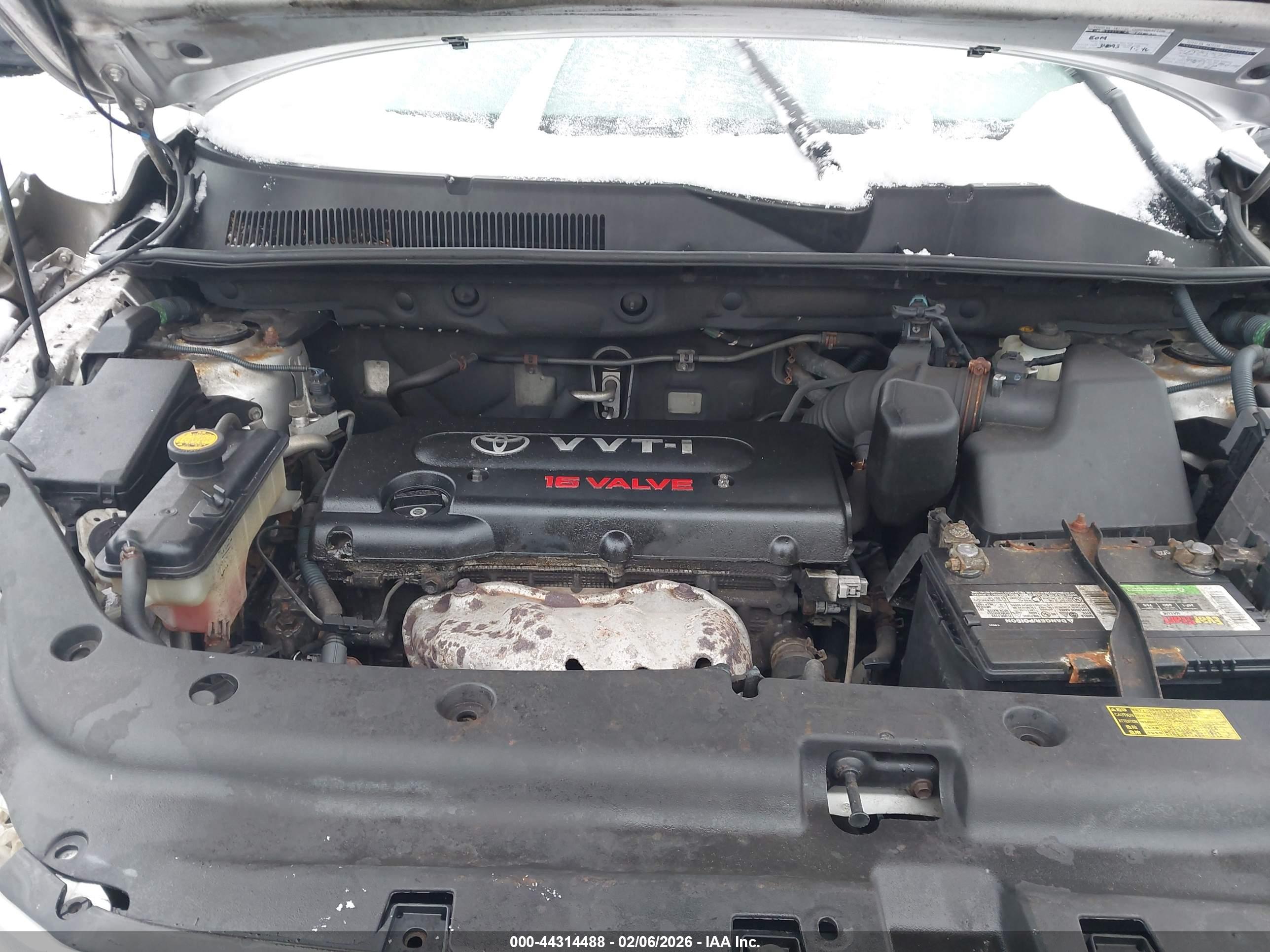 TOYOTA RAV4 image 10