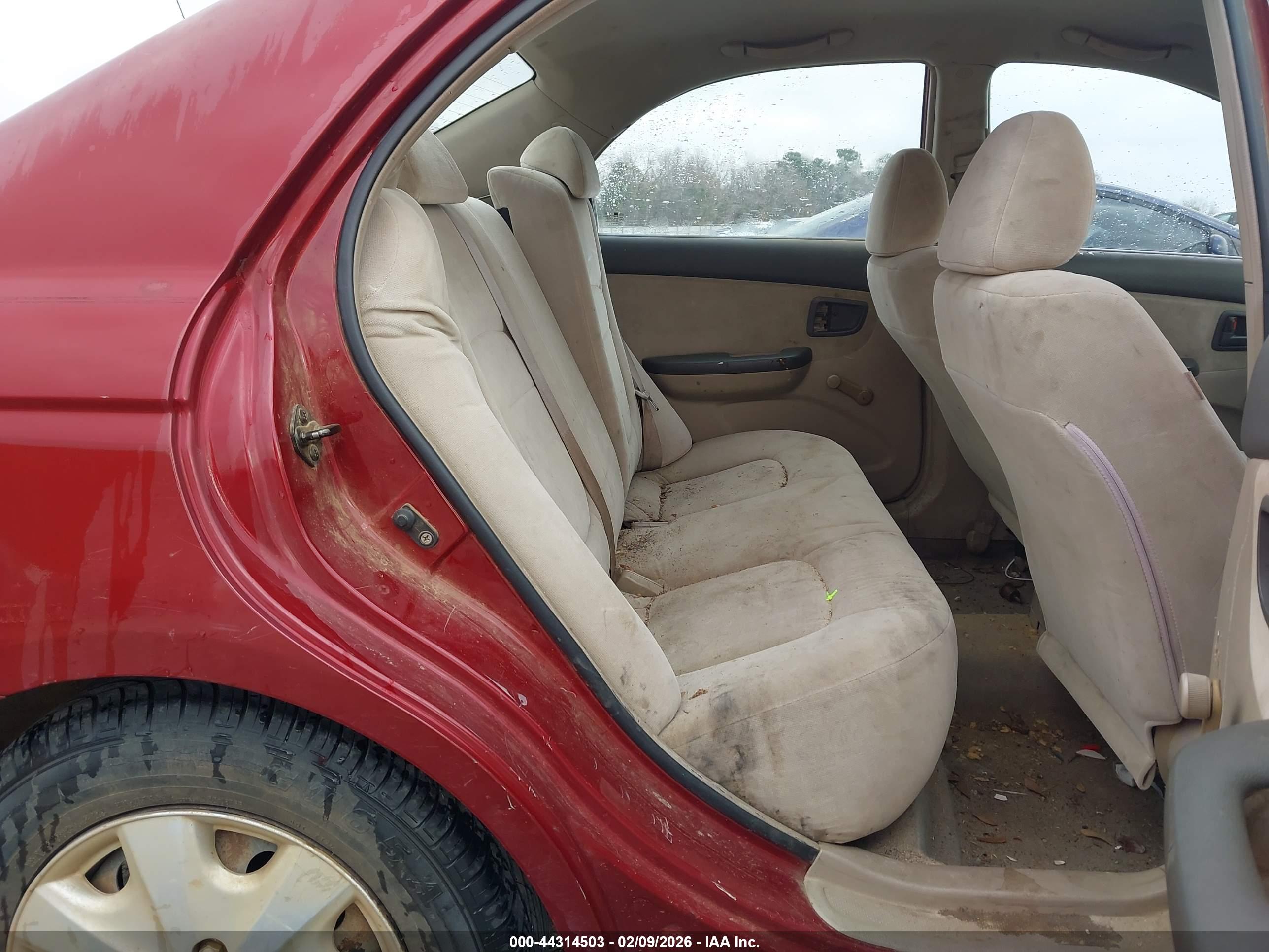 KIA SPECTRA image 8