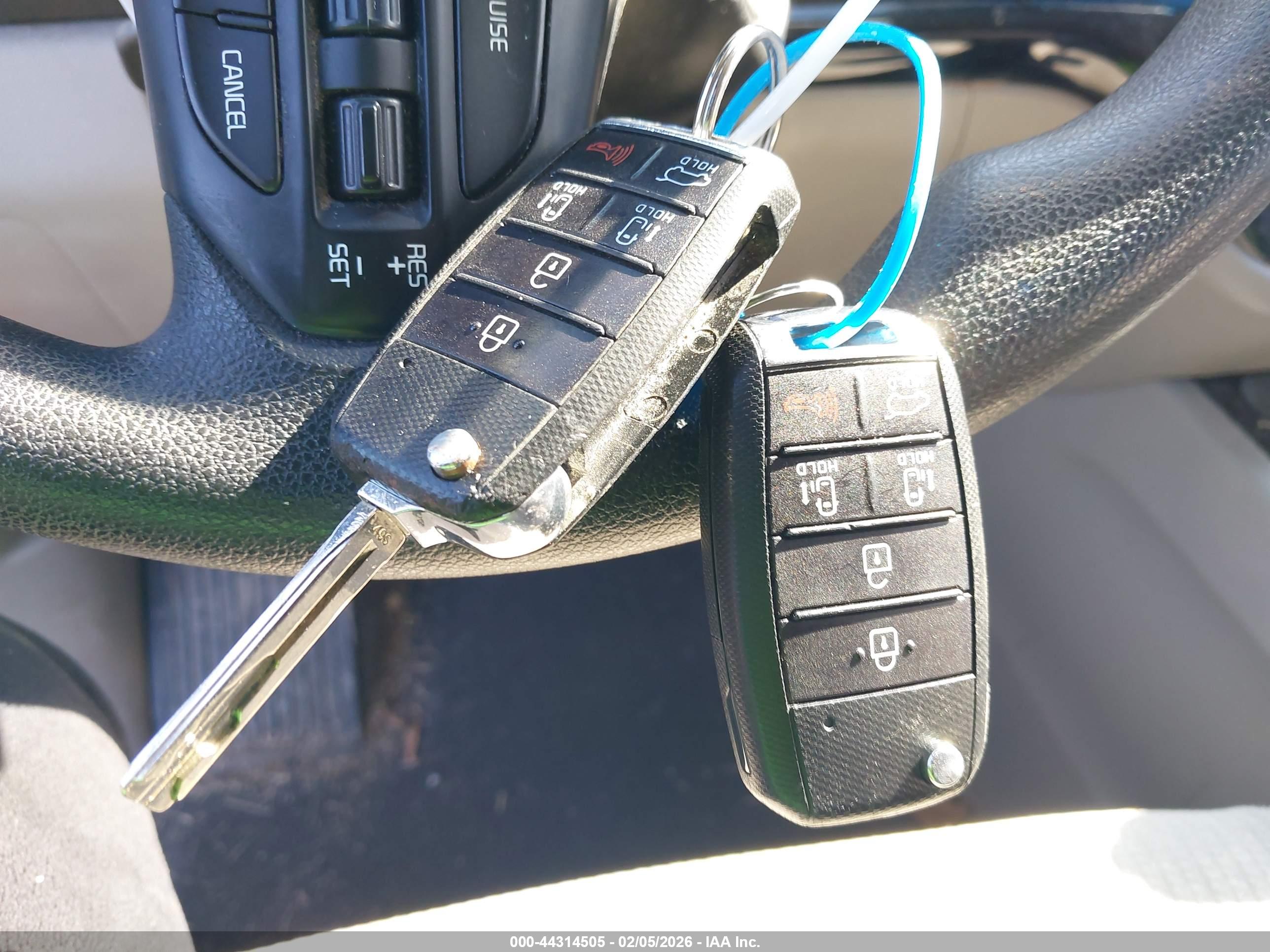 KIA SEDONA image 11