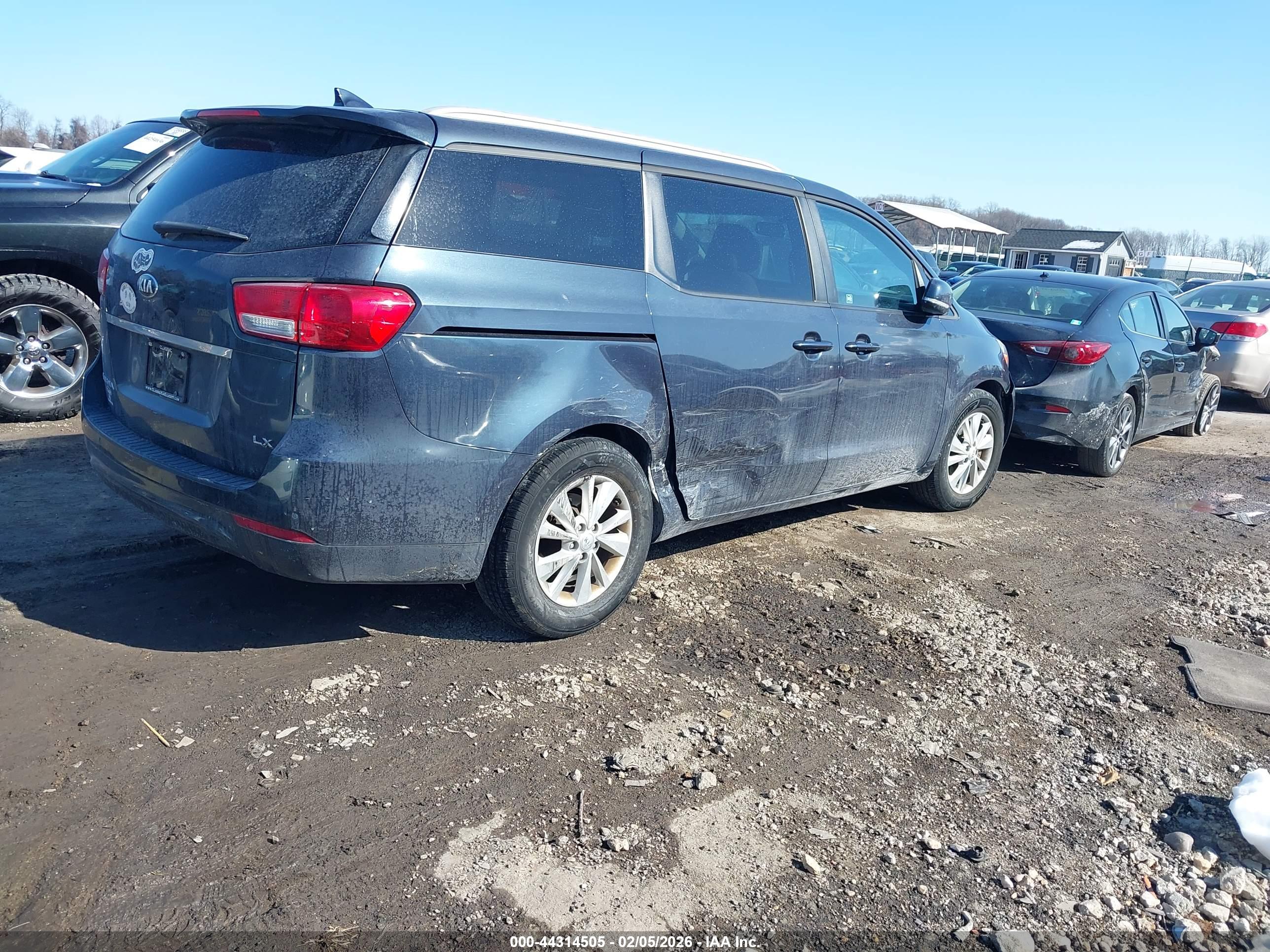 KIA SEDONA image 4