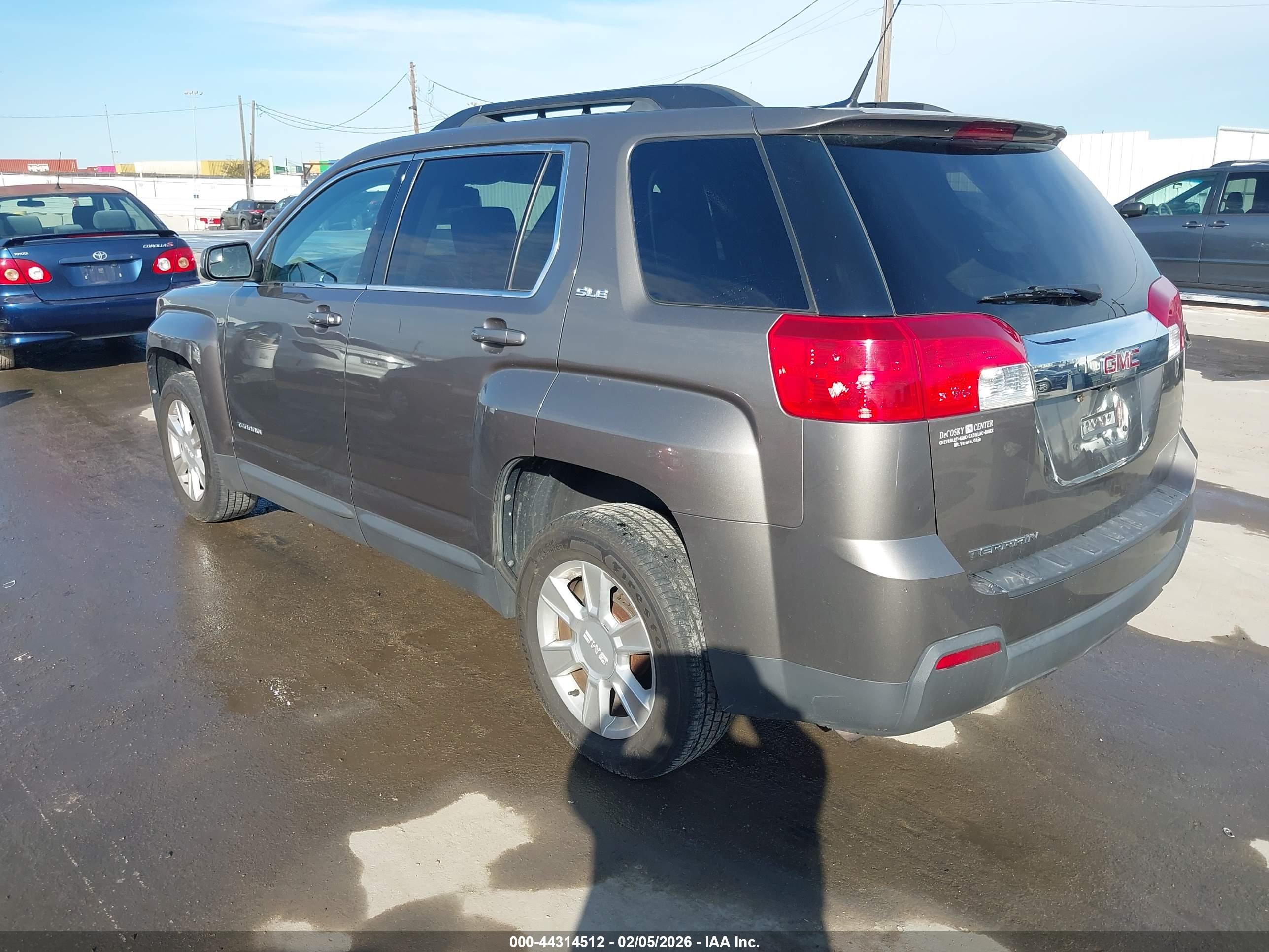 GMC TERRAIN image 3