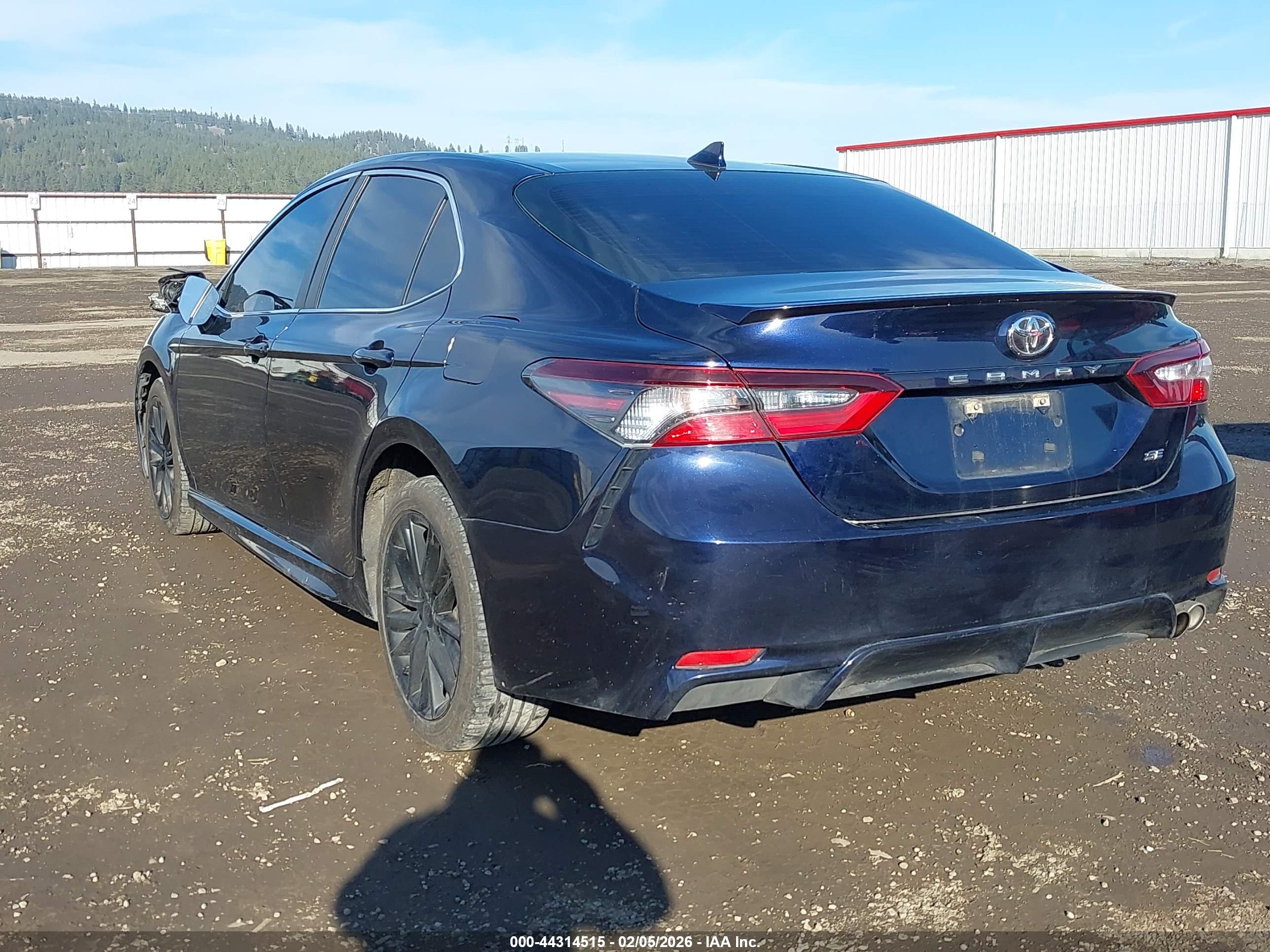 TOYOTA CAMRY image 3