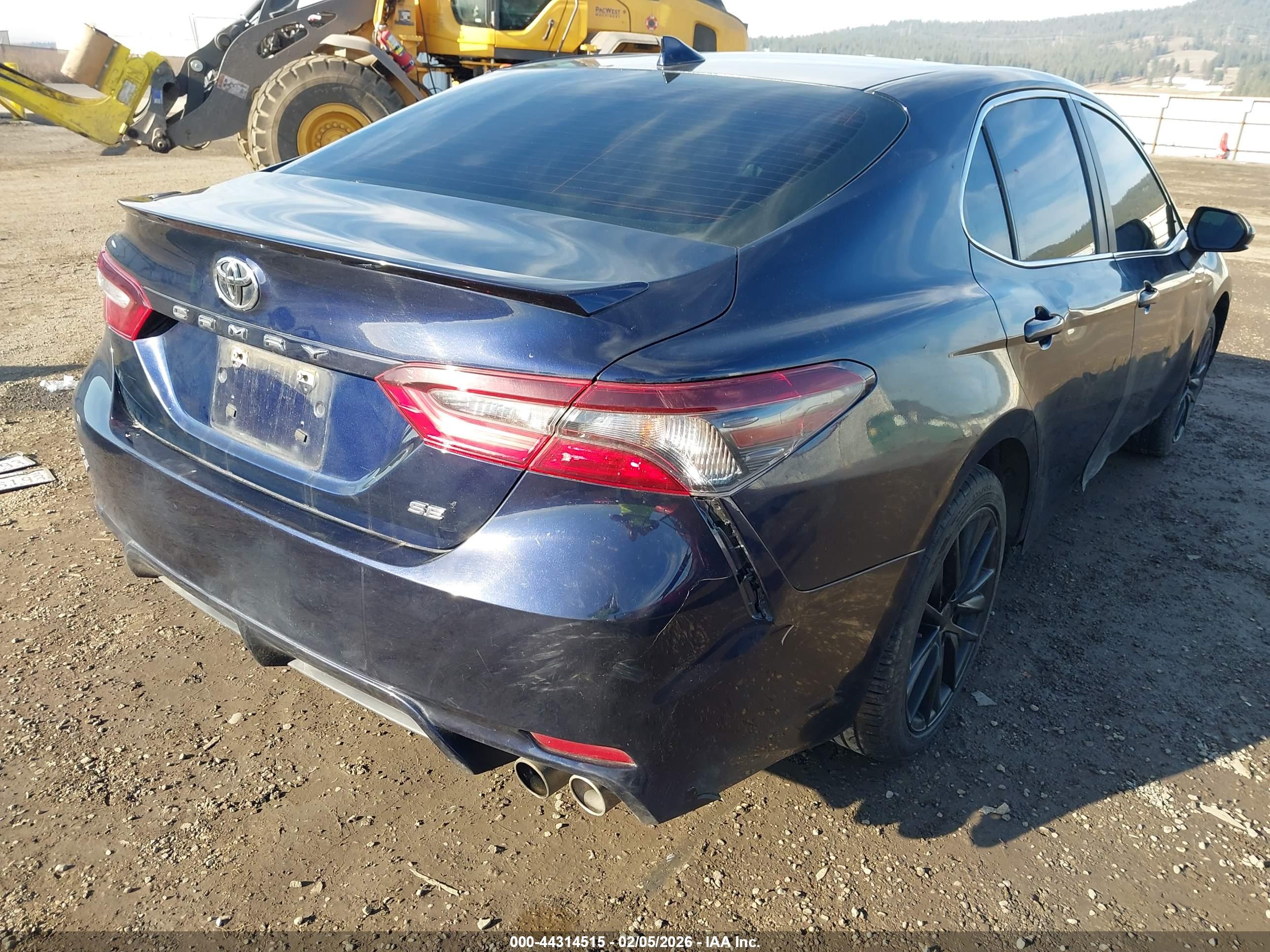 TOYOTA CAMRY image 4