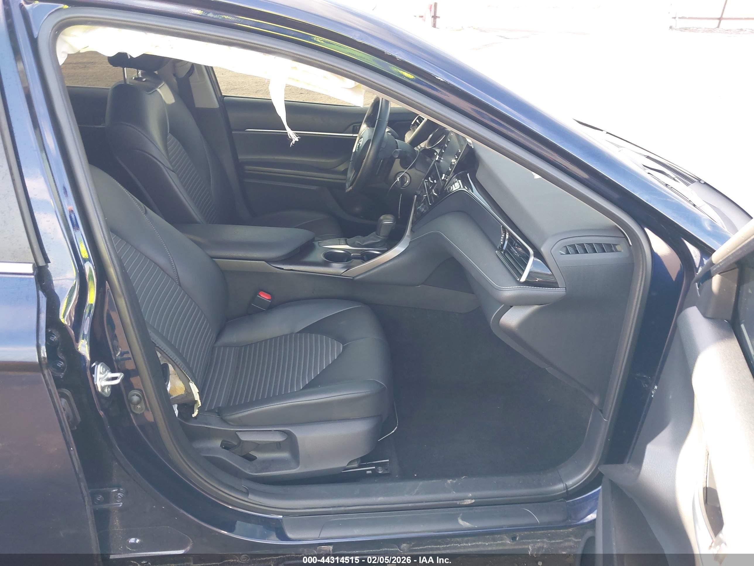 TOYOTA CAMRY image 5