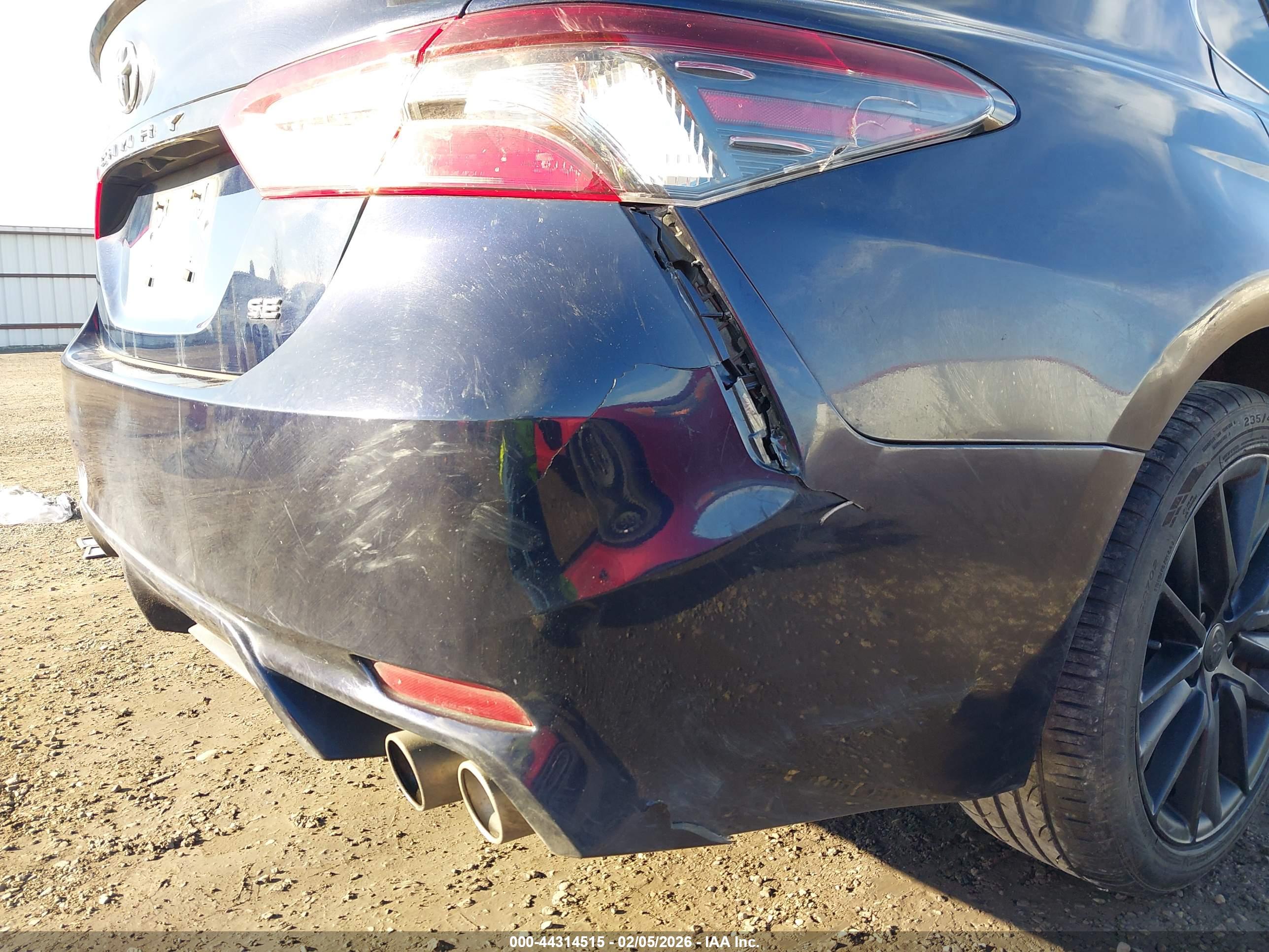 TOYOTA CAMRY image 6