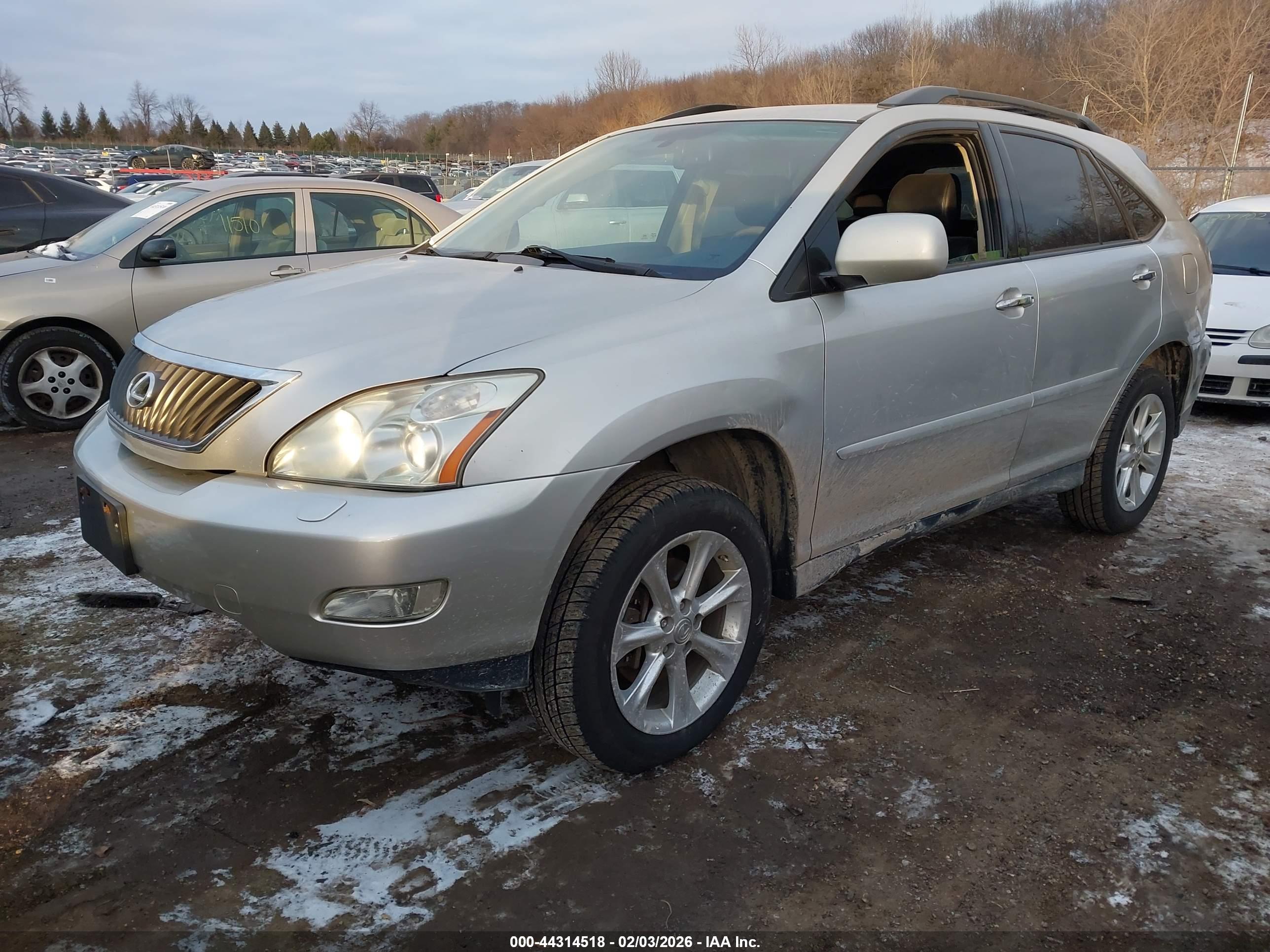 LEXUS RX image 2