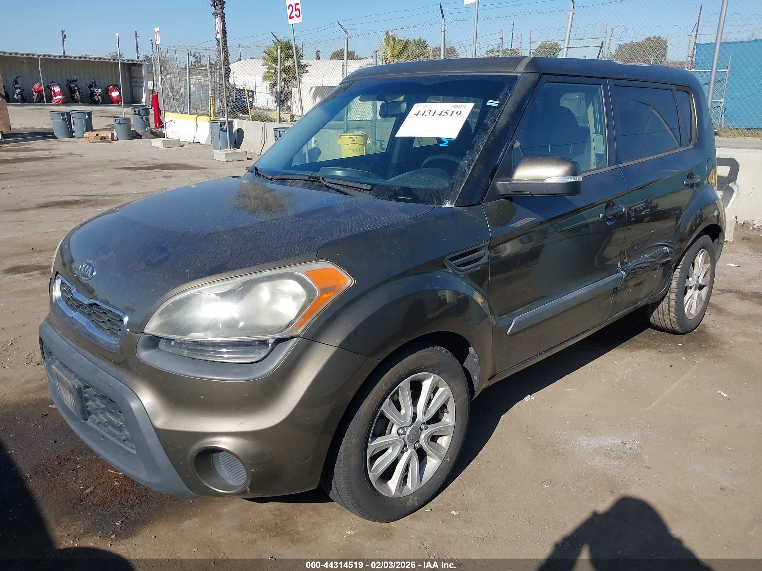 KIA SOUL image 2