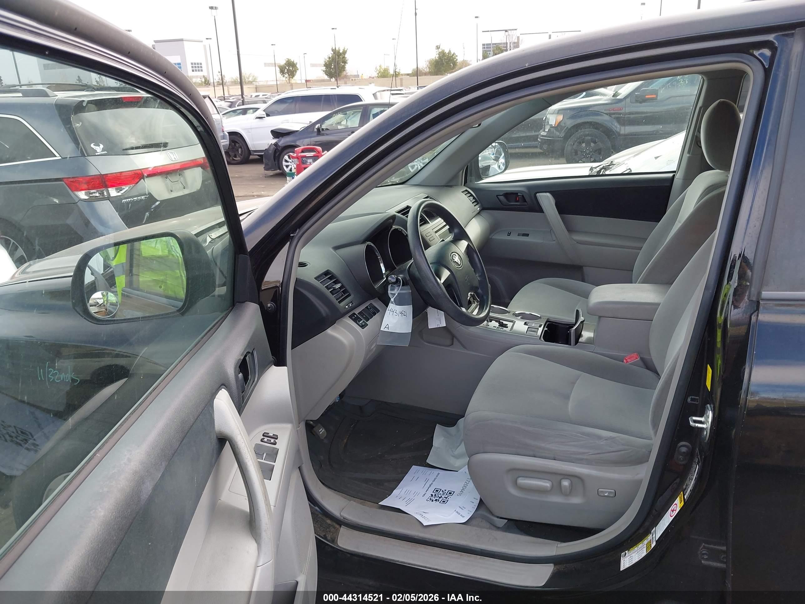 TOYOTA HIGHLANDER image 5